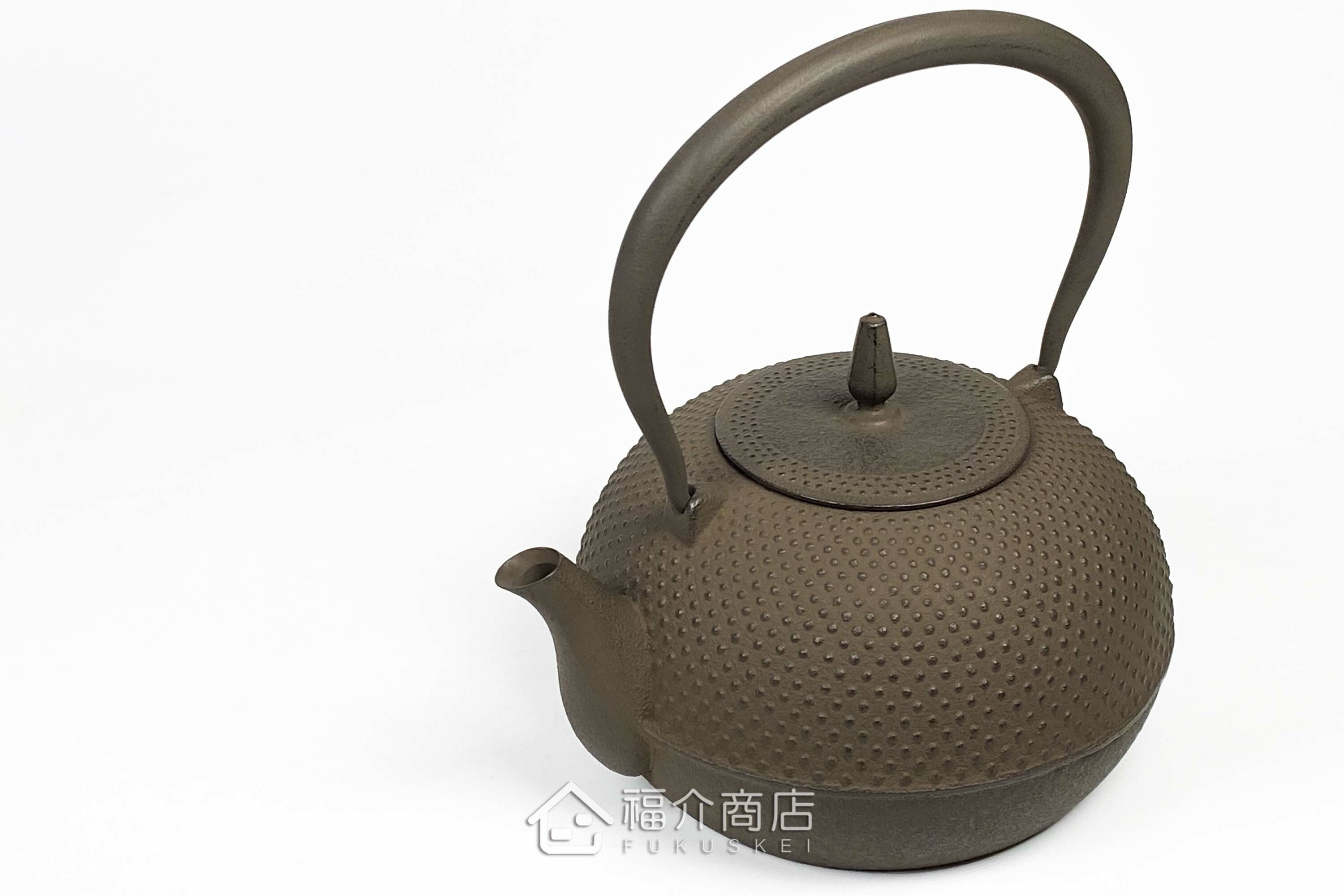 茶色的泡茶煮水鐵壺