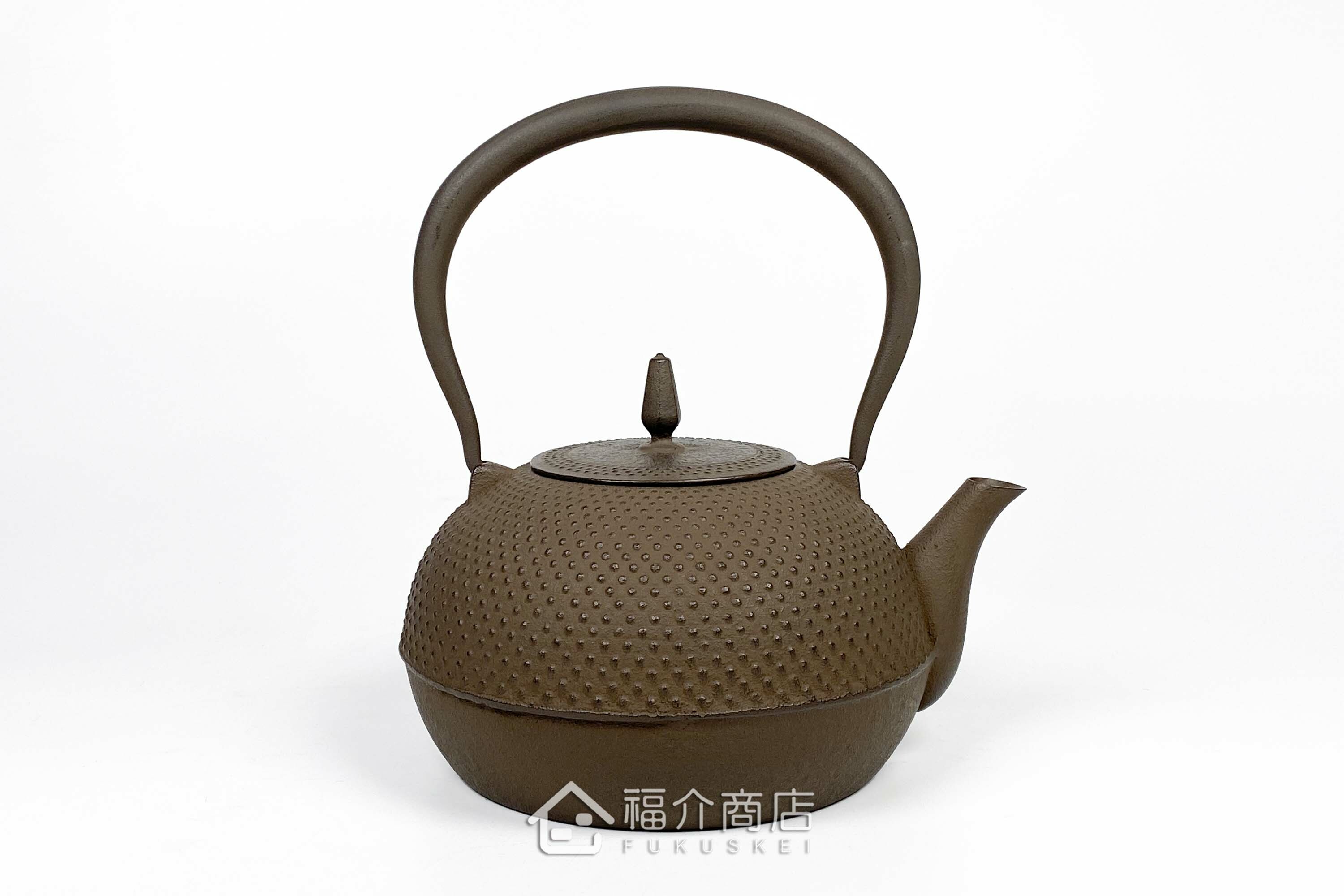 茶色的泡茶煮水鐵壺