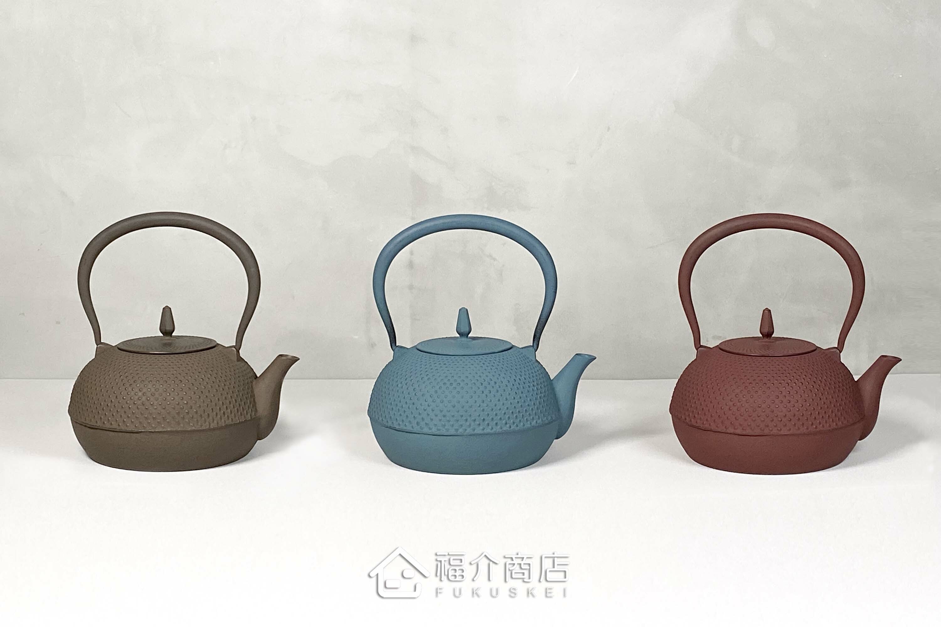 綠色的泡茶煮水鐵壺