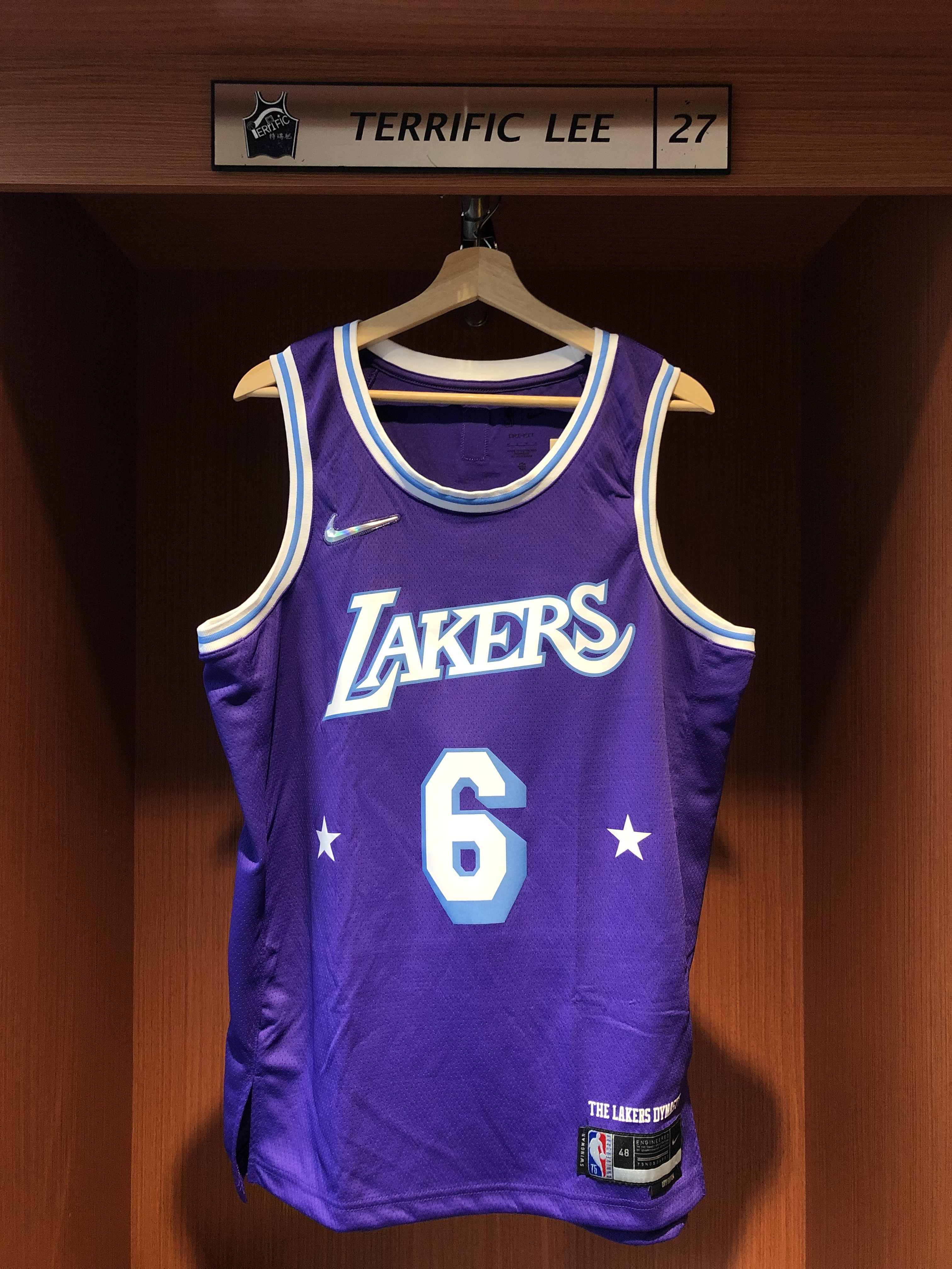 本店は Lebron 新品NBA James NBA XL（良品】 Lakrs75周年ユニフォーム ウェア