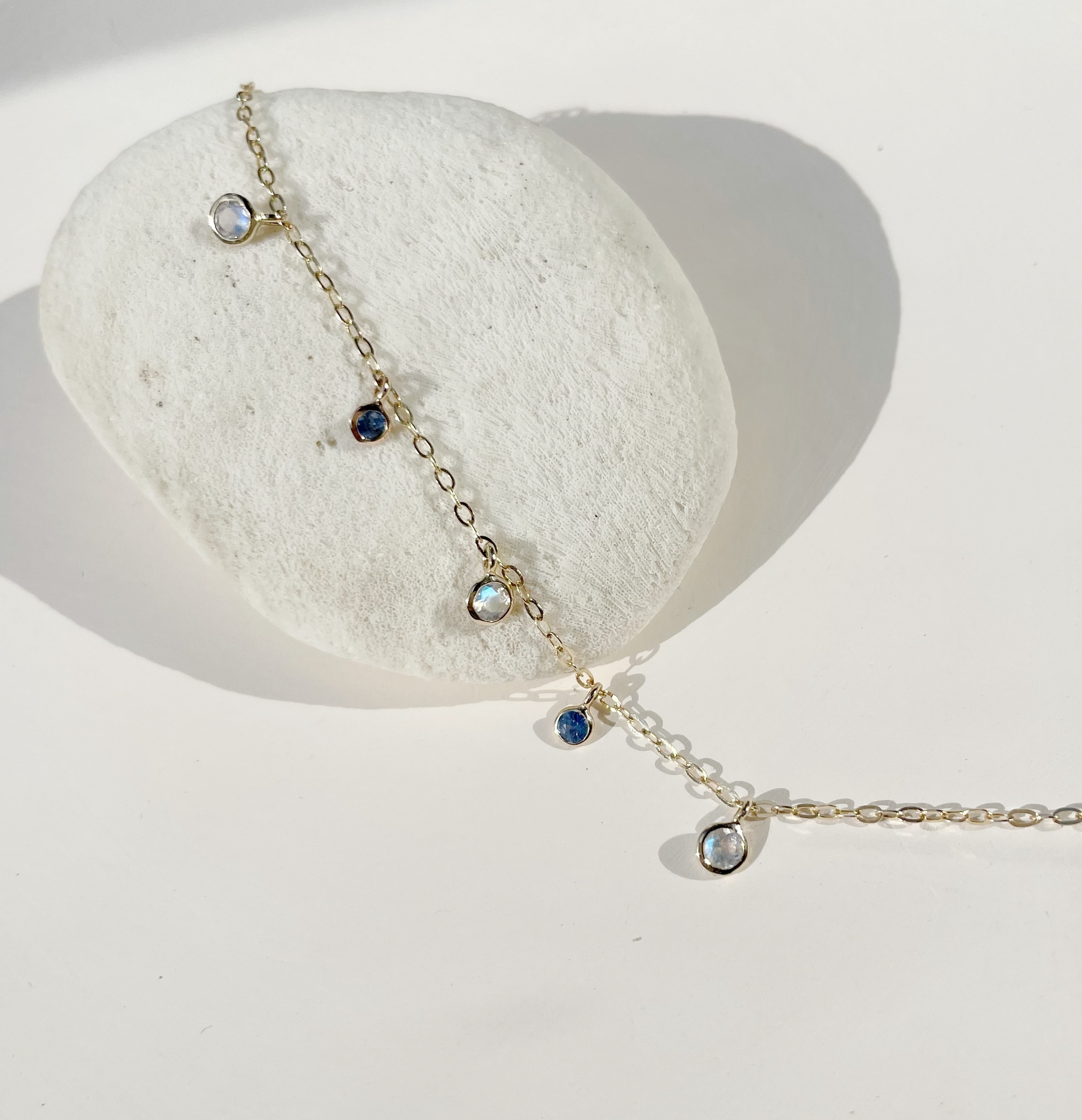 14K Bubble Bell藍寶月光手鏈