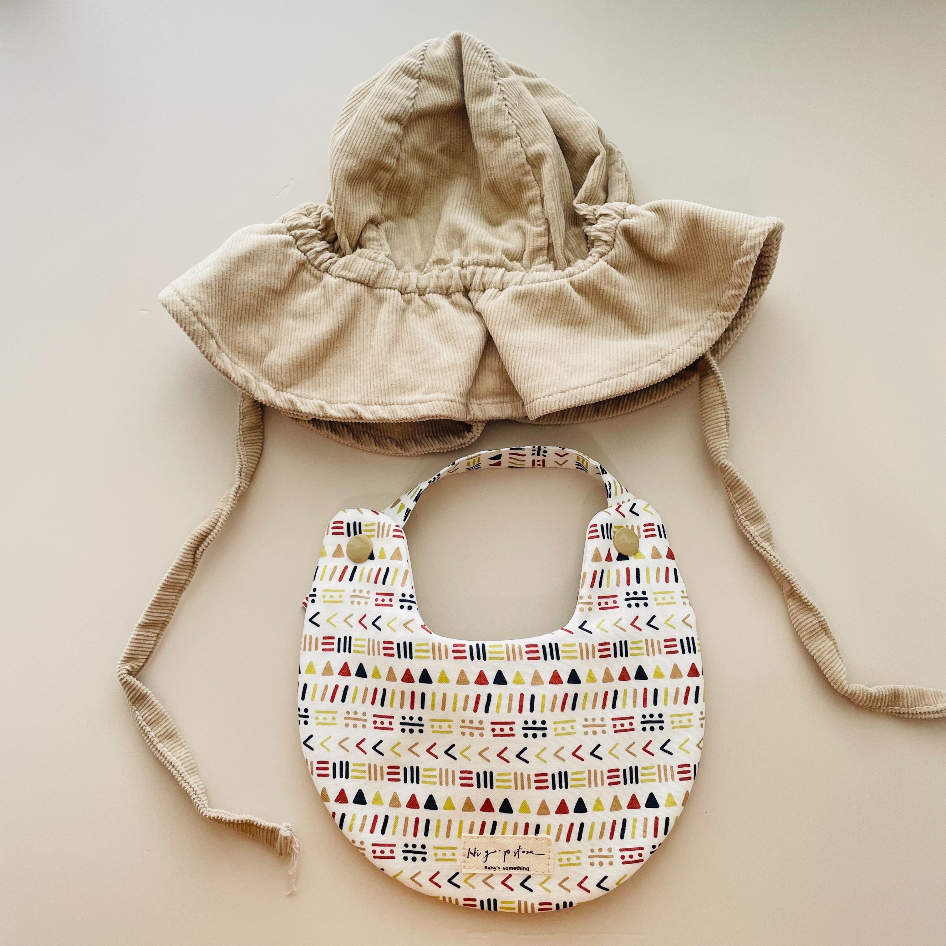 Hi Y.P store-手作圍兜-質感圖騰