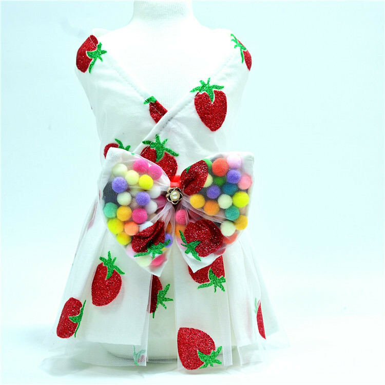 草莓蝴蝶结裙子