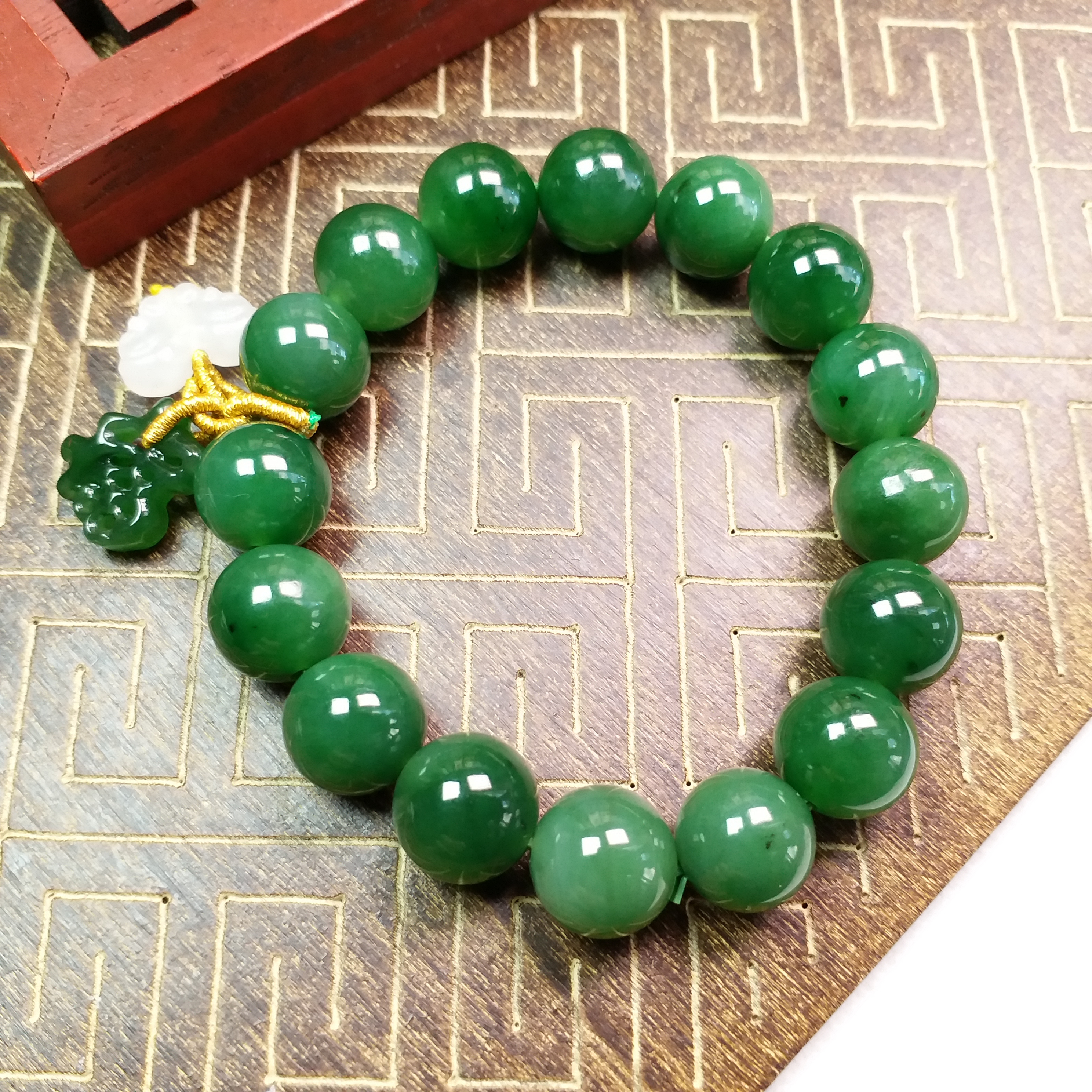 J929469 和田玉碧玉手珠串 (12mm直徑)