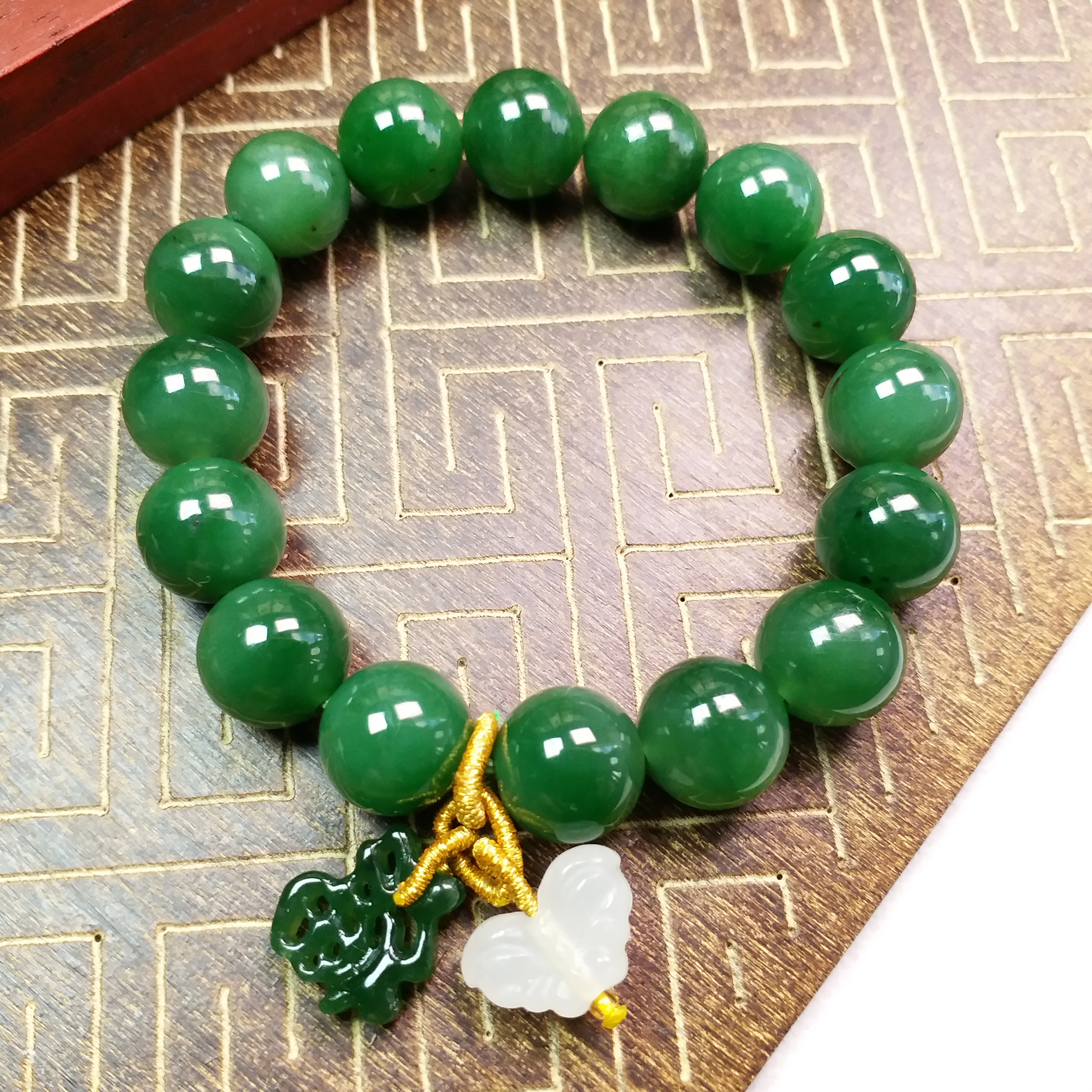 和田玉碧玉手珠串 (12mm直徑), 天然和田玉軟玉