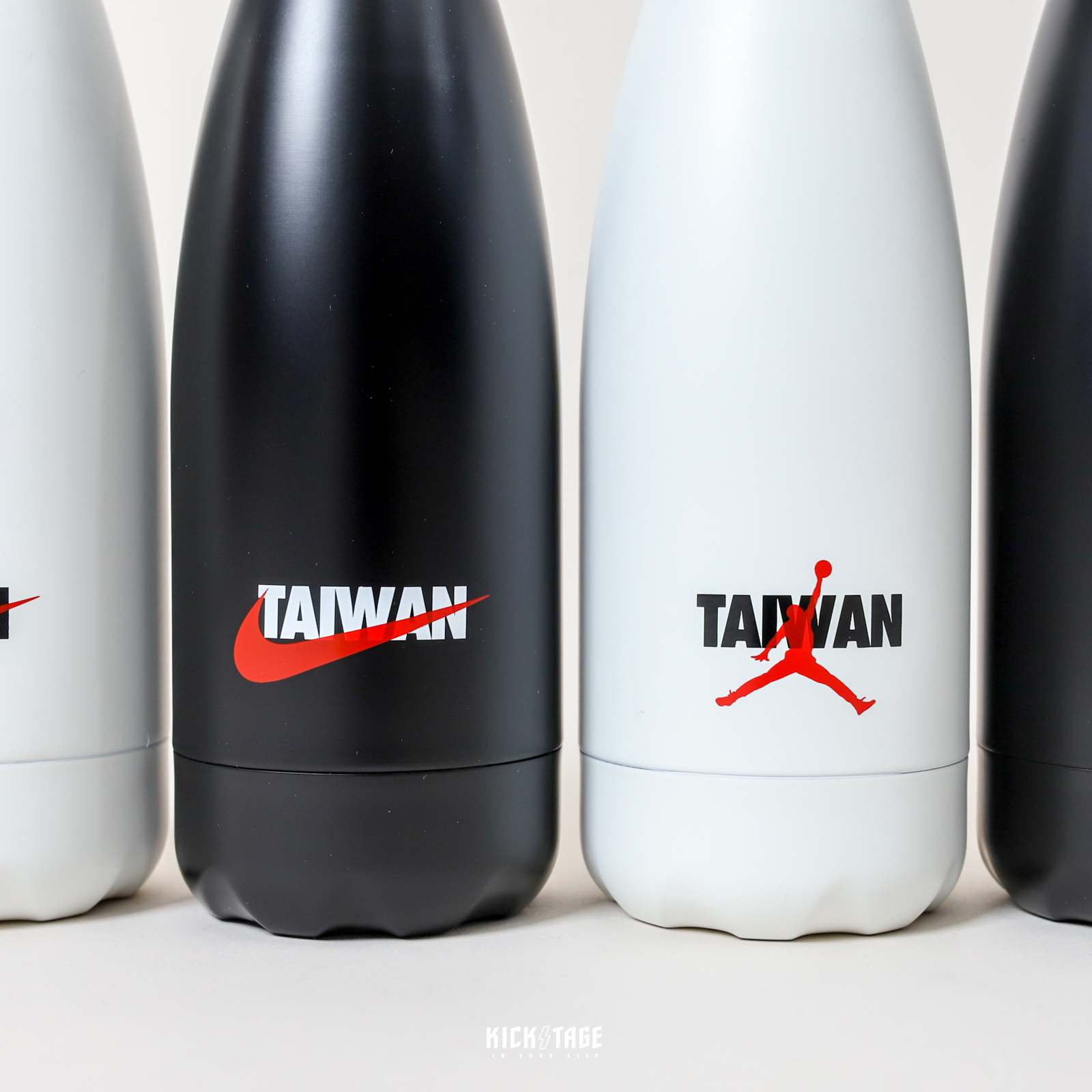 [特價商品無退換] NIKE JORDAN THERMO BOTTLE TAIWAN 黑色 白色 台灣限定 350ML 不鏽鋼 保溫瓶 運動 水壺【NIKE002】【NIKE003】