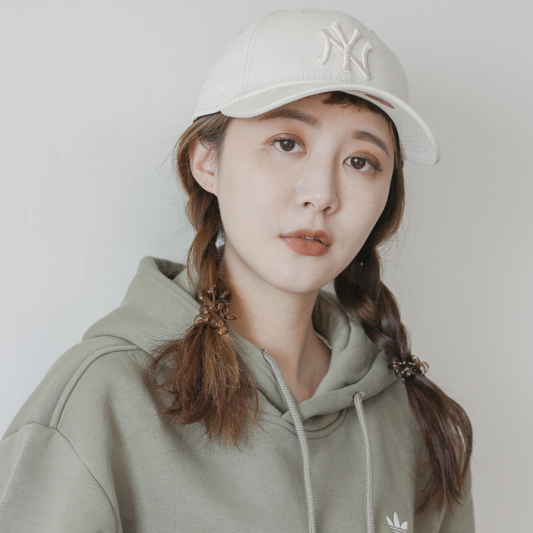 New Era 9Forty Cap NY 淺杏色底 淺杏色Logo棒球帽-Women標