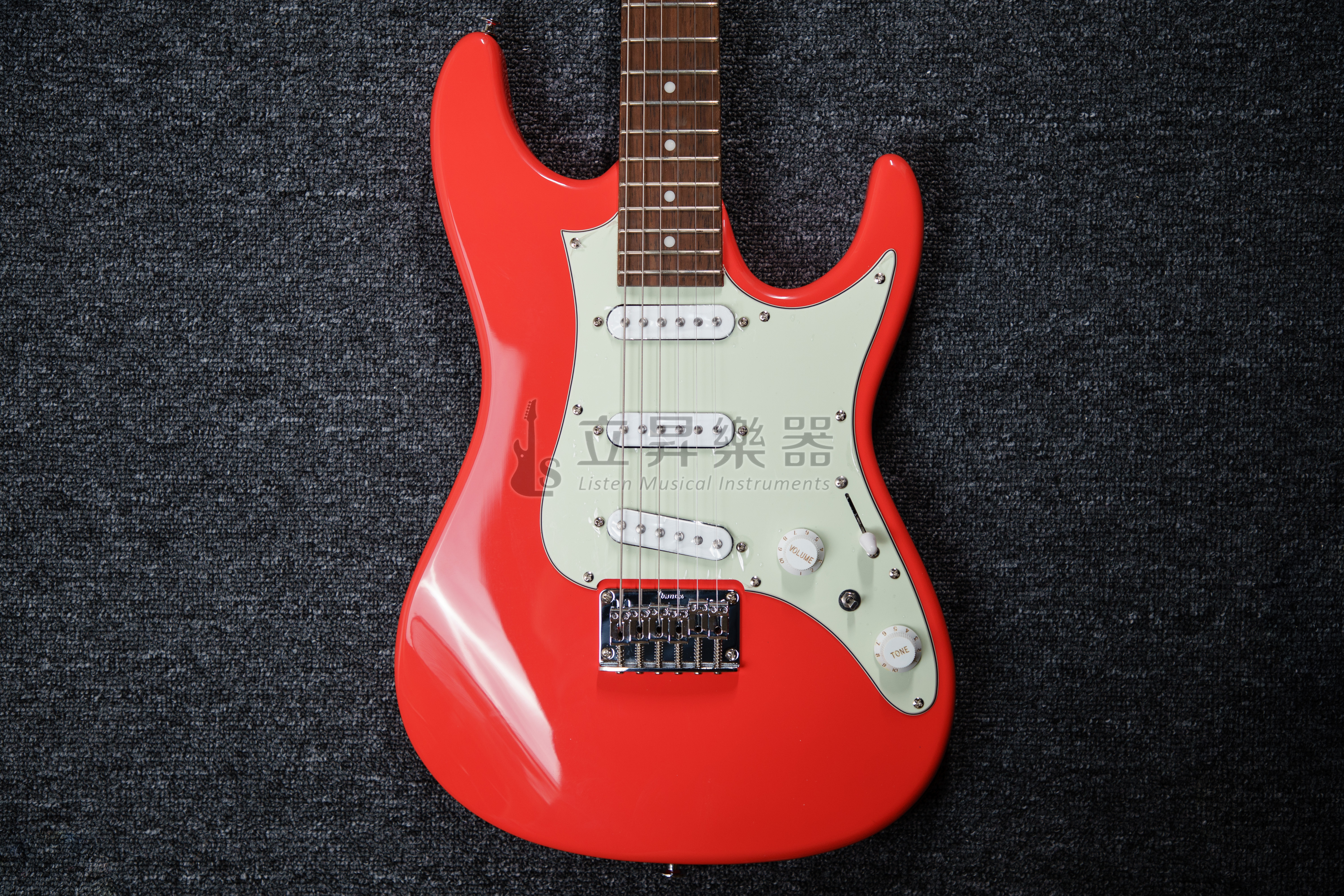 Ibanez AZES31 系列 單單單 無搖座 白揚木琴身 楓木琴頸 dyna-MIX8 切換系統 | AZES31-VM 朱紅色 Ibanez AZES31 系列 單單單 無搖座 白揚木琴身 楓木琴頸 dyna-MIX8 切換系統 | AZES31-VM 朱紅色 / AZES31-IV 象牙色 第 4 張圖片｜三峽吉他 / Bass