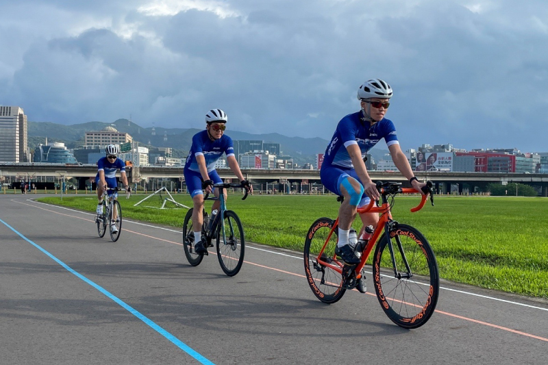 Santini 訂製三鐵服 - DHRC夢想高飛跑步社團