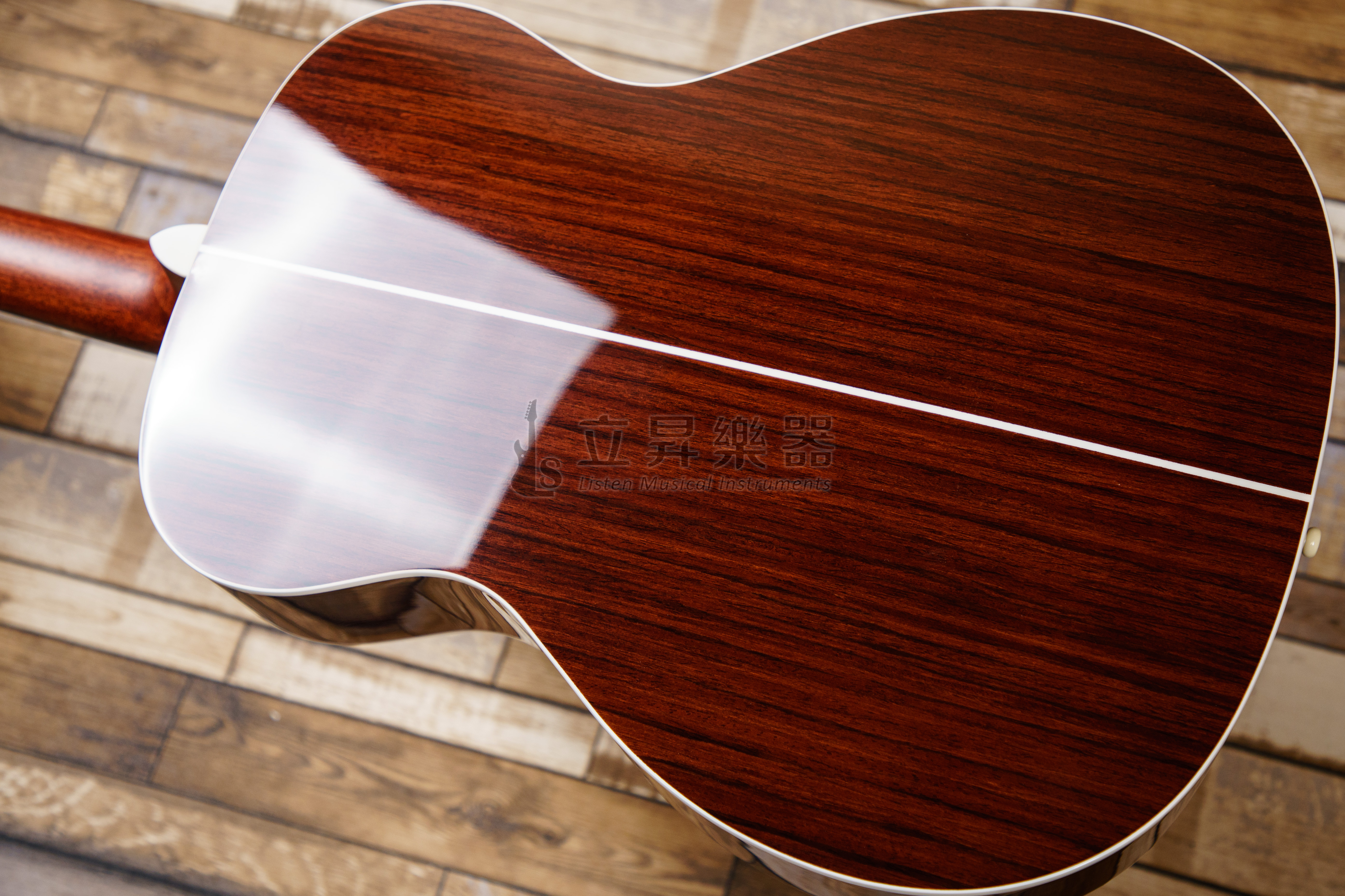 SIGMA SIGMA OMT-1 雲杉木面單板 Tilia椴木側背板 桃花心木琴頸 OM桶身 牛骨弦枕 面單 第 5 張圖片｜三峽鼓 / 打擊