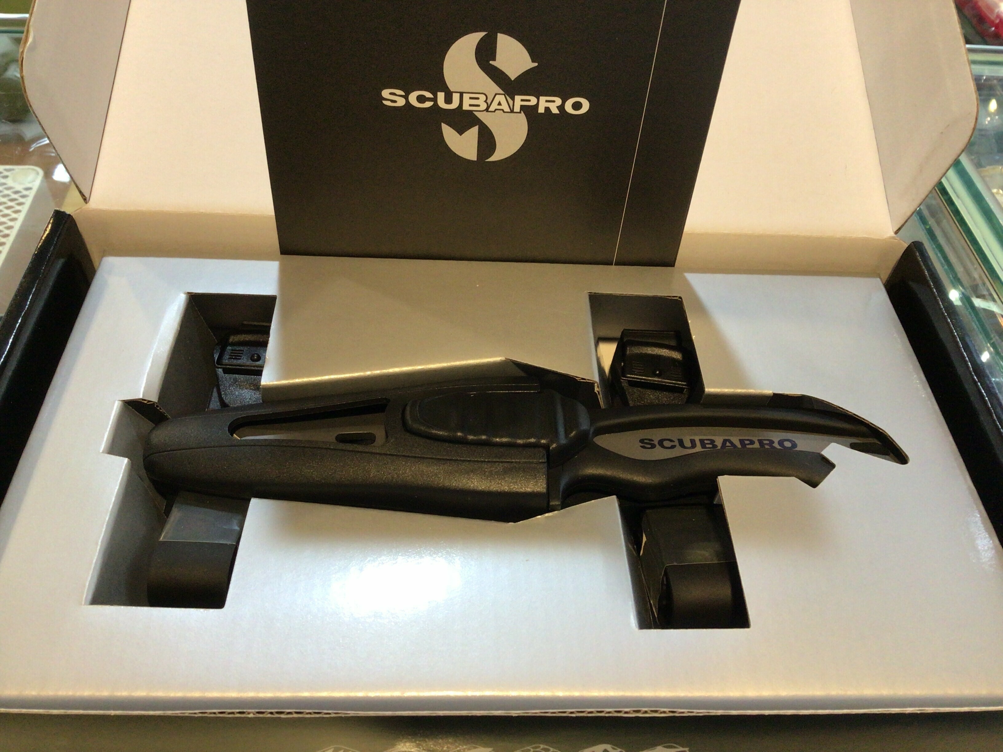 Scubapro 鈦刀MAKO