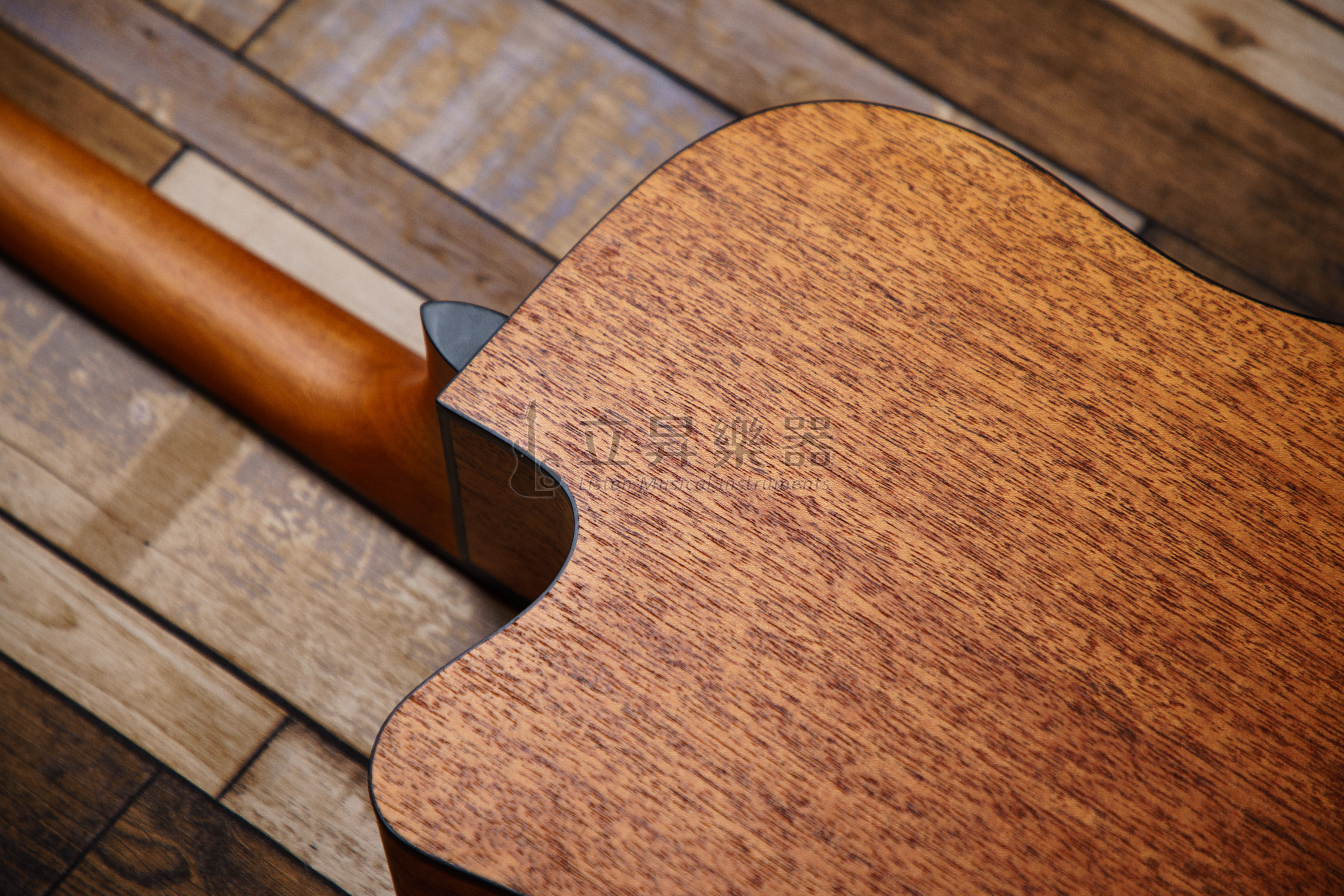 UMA UMA D-15 雲杉面板 桃花心側背板 缺角 41吋 合板 附原廠灰色厚袋 D15 UMA15 入門首選 第 4 張圖片｜三峽配件 / 週邊