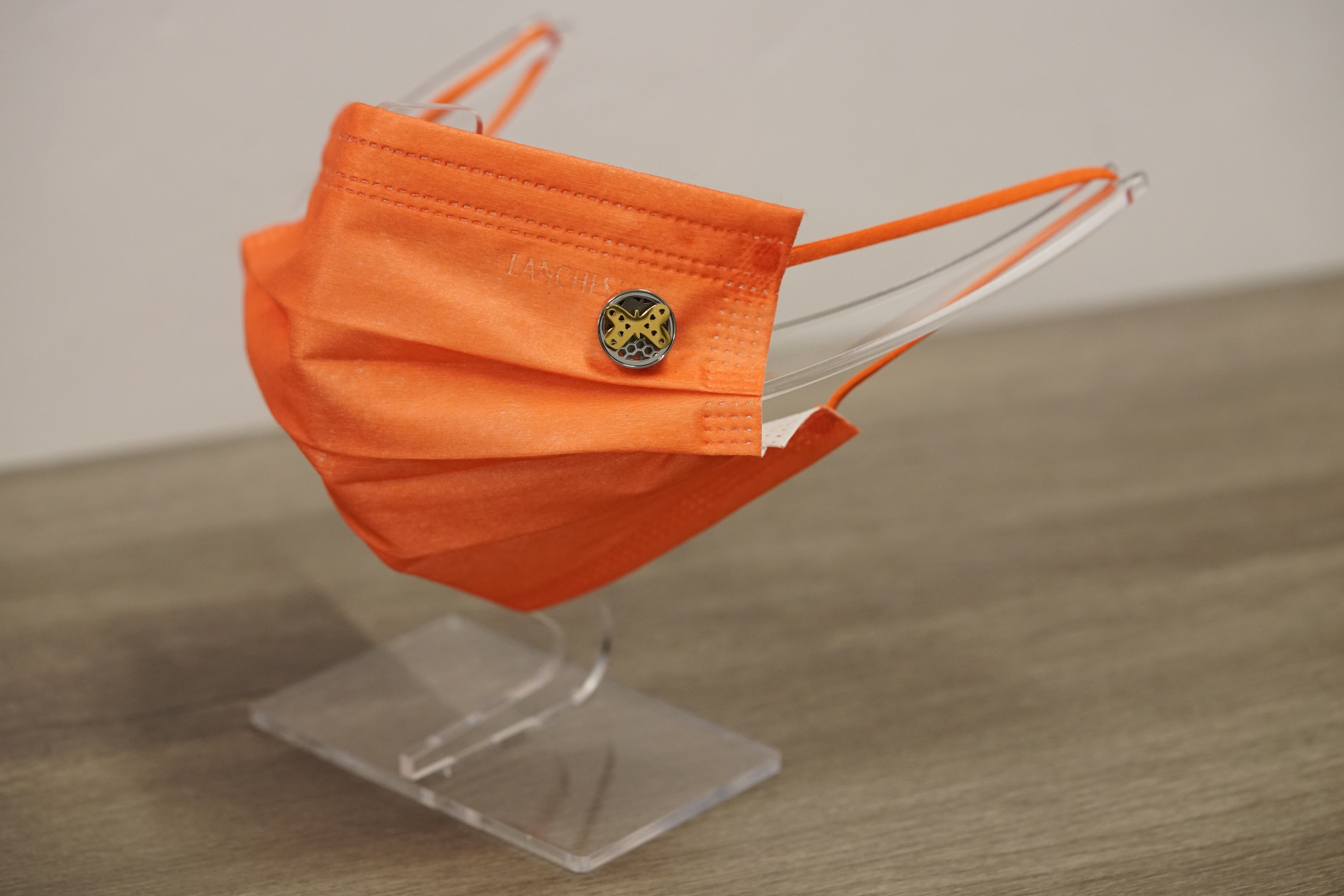 15mm 蝴蝶 圖案香薰扣 香精油釦 精油飾物 口罩/衣領適用 磁石釦 口罩香薰夾 (金銀色)(連6片顏色隨機的可重用棉片)(隨機送上口罩3片)