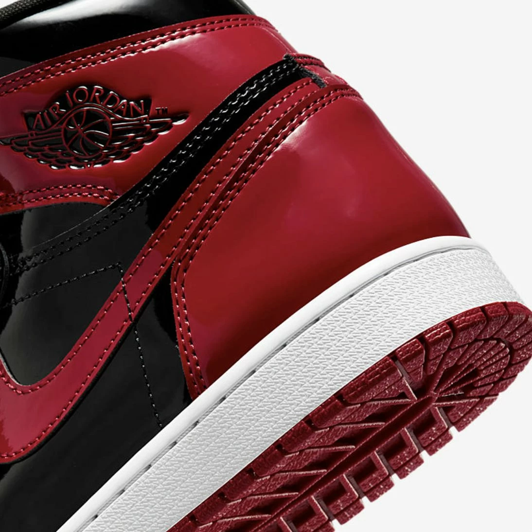 Air Jordan 1 Retro OG '' Bred Patent '' 特殊漆皮黑紅男款5550