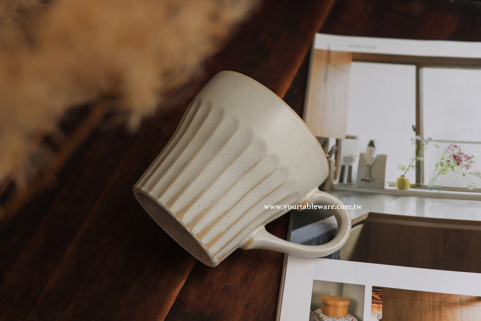 美濃燒 霧面米 刻紋馬克杯