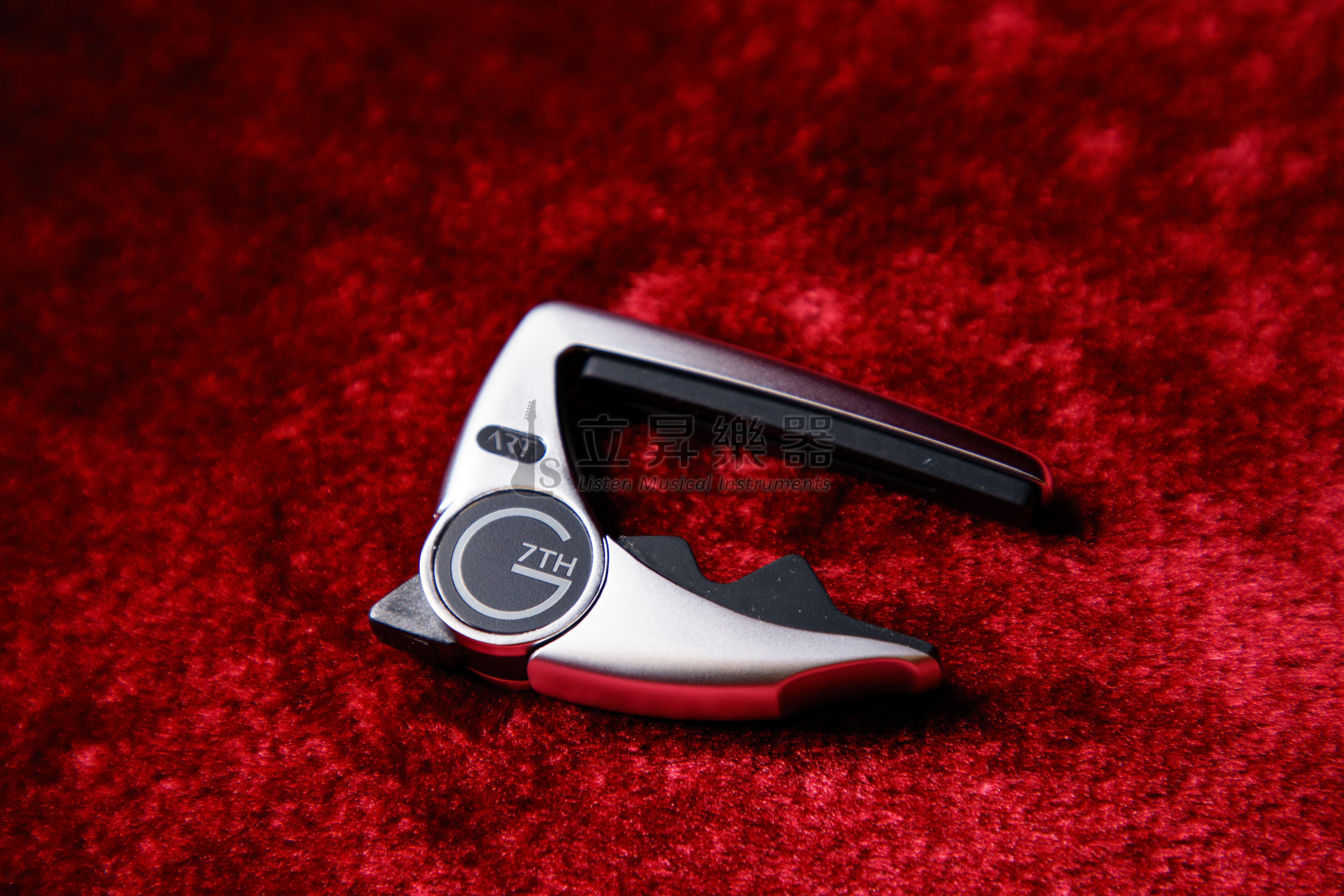 【三色可選】G7th Performance 3 ART弦墊 CAPO 木吉他 民謠吉他 電吉他 移調夾 G7OP-P3-6 系列 G7OP-P3-6-GD 金色 、 G7OP-P3-6-SV 銀色 、 G7OP-P3-6-BK 霧黑色 第 6 張圖片｜三峽吉他 / Bass