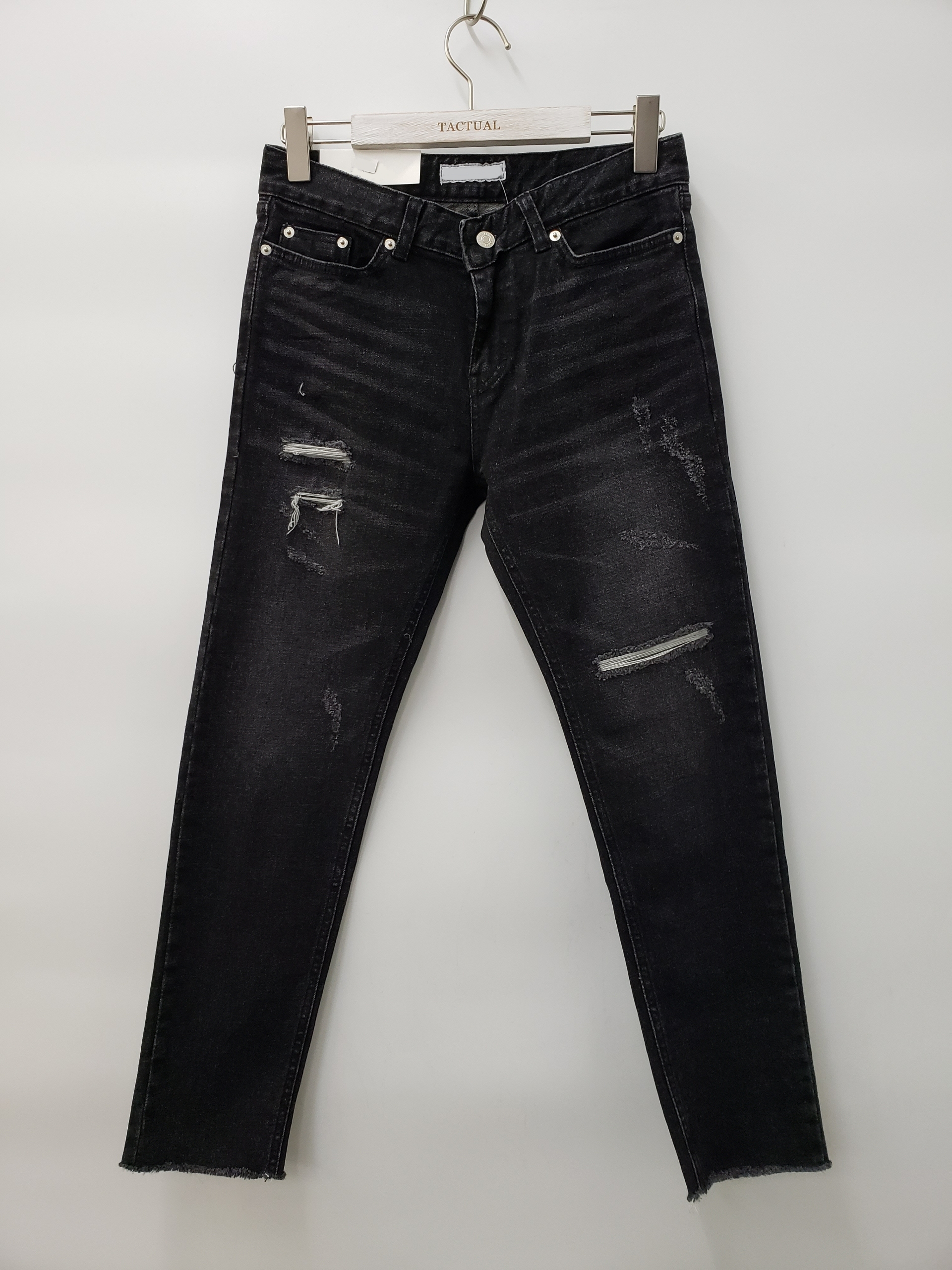 破洞修身牛仔褲 J567