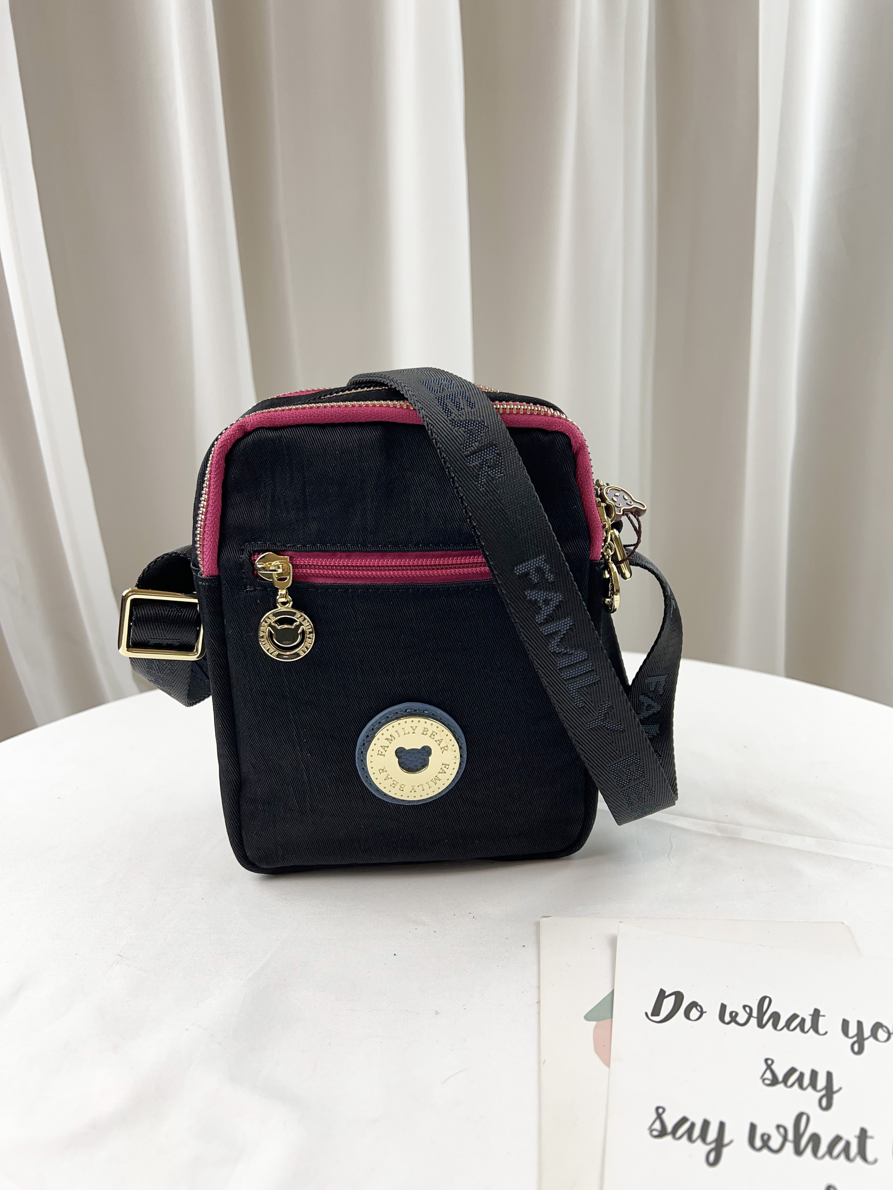 FamilyBear 黑桃蝴蝶花 防潑水側背包 / 手機袋  #2499