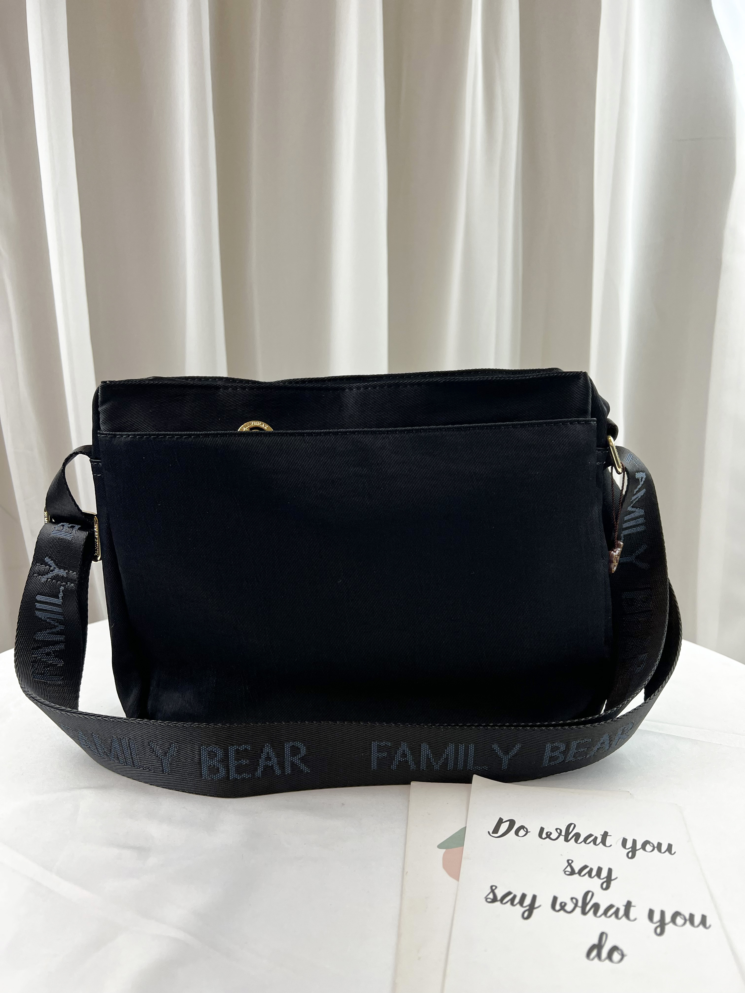 FamilyBear 黑桃蝴蝶花 防潑水側背包  #29302