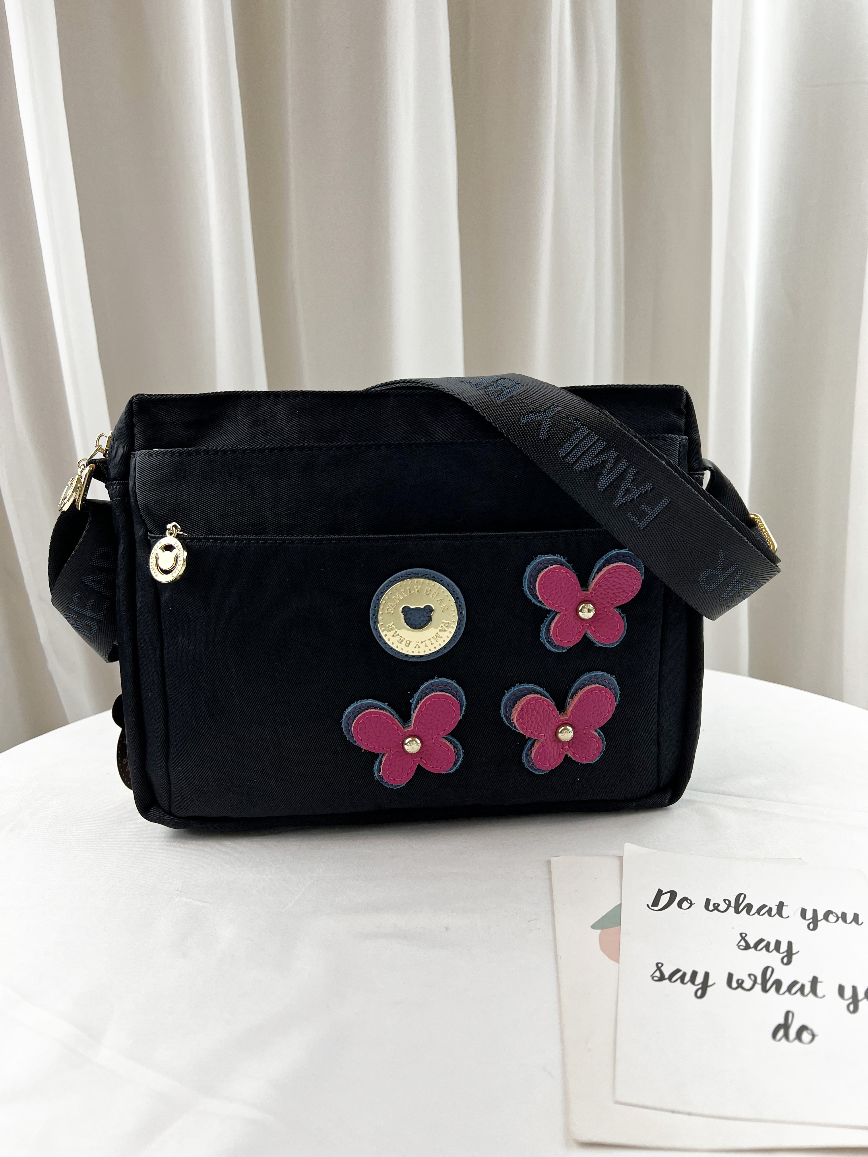 FamilyBear 黑桃蝴蝶花 防潑水側背包  #29302