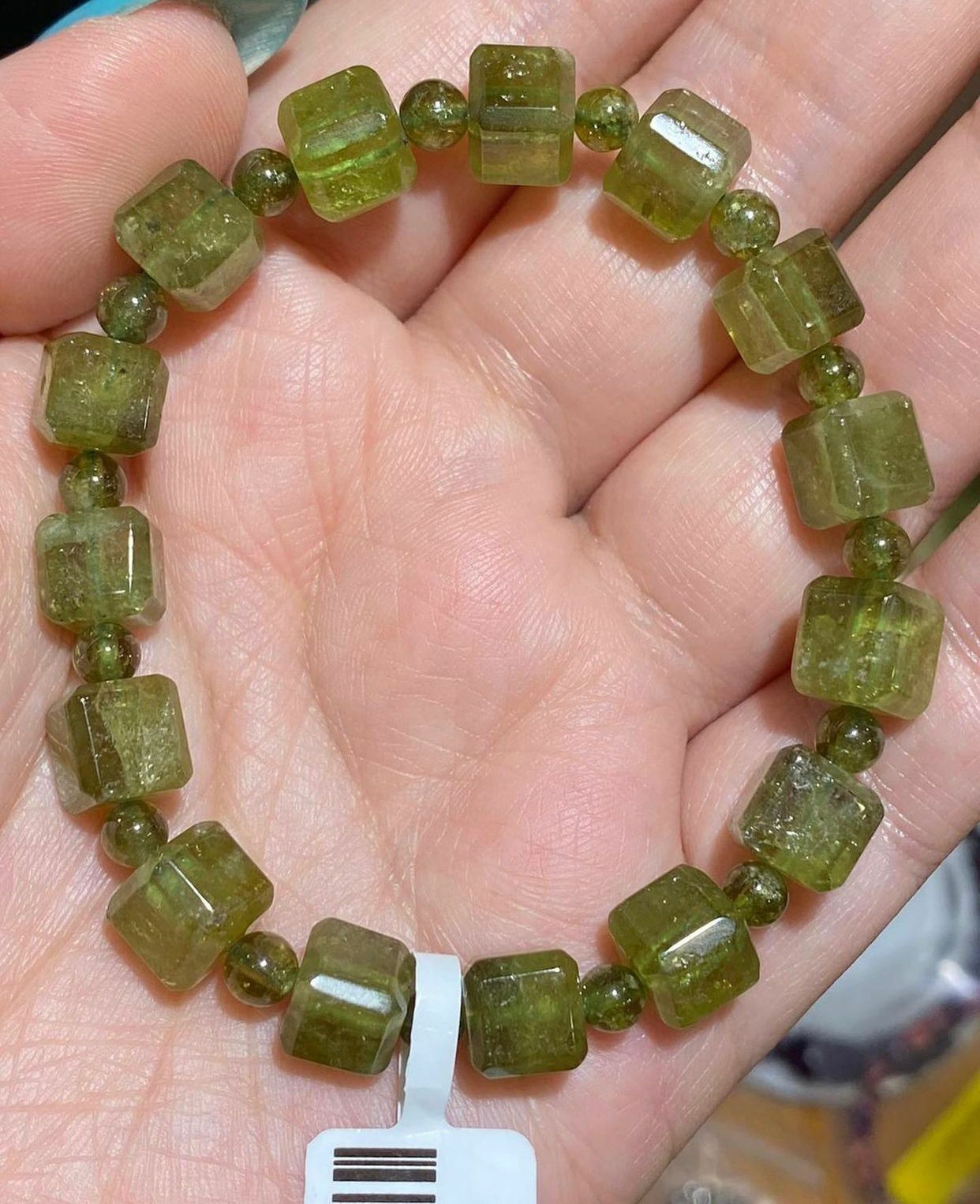 沙弗萊方粒手串(綠石榴石)