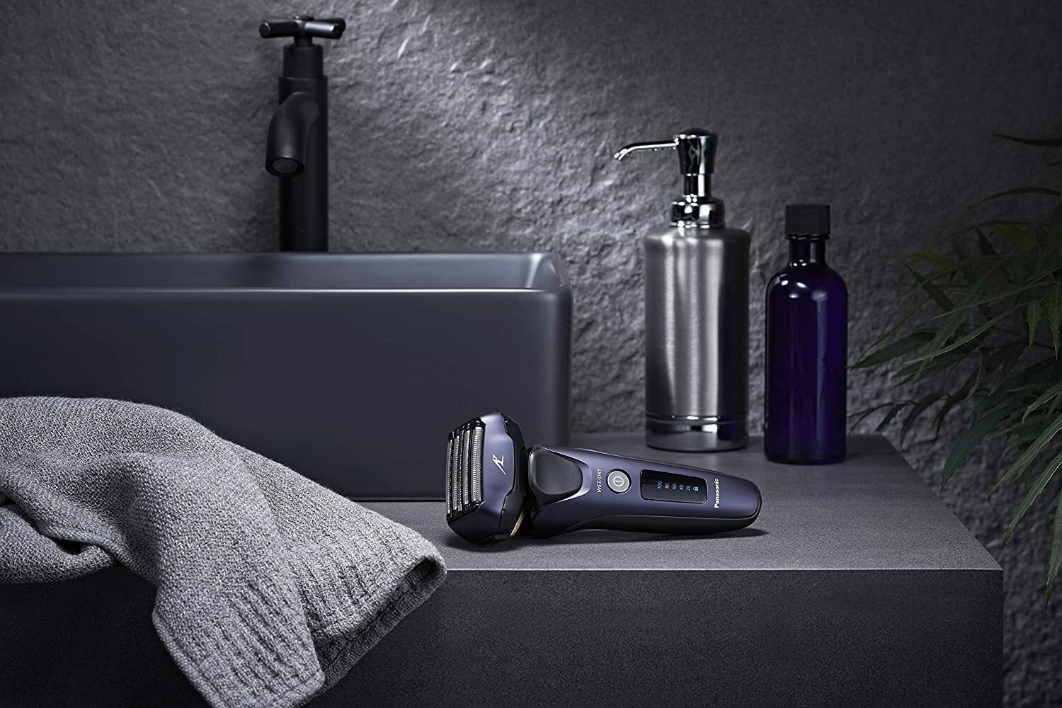 Panasonic ES-LV67 Electric Shaver