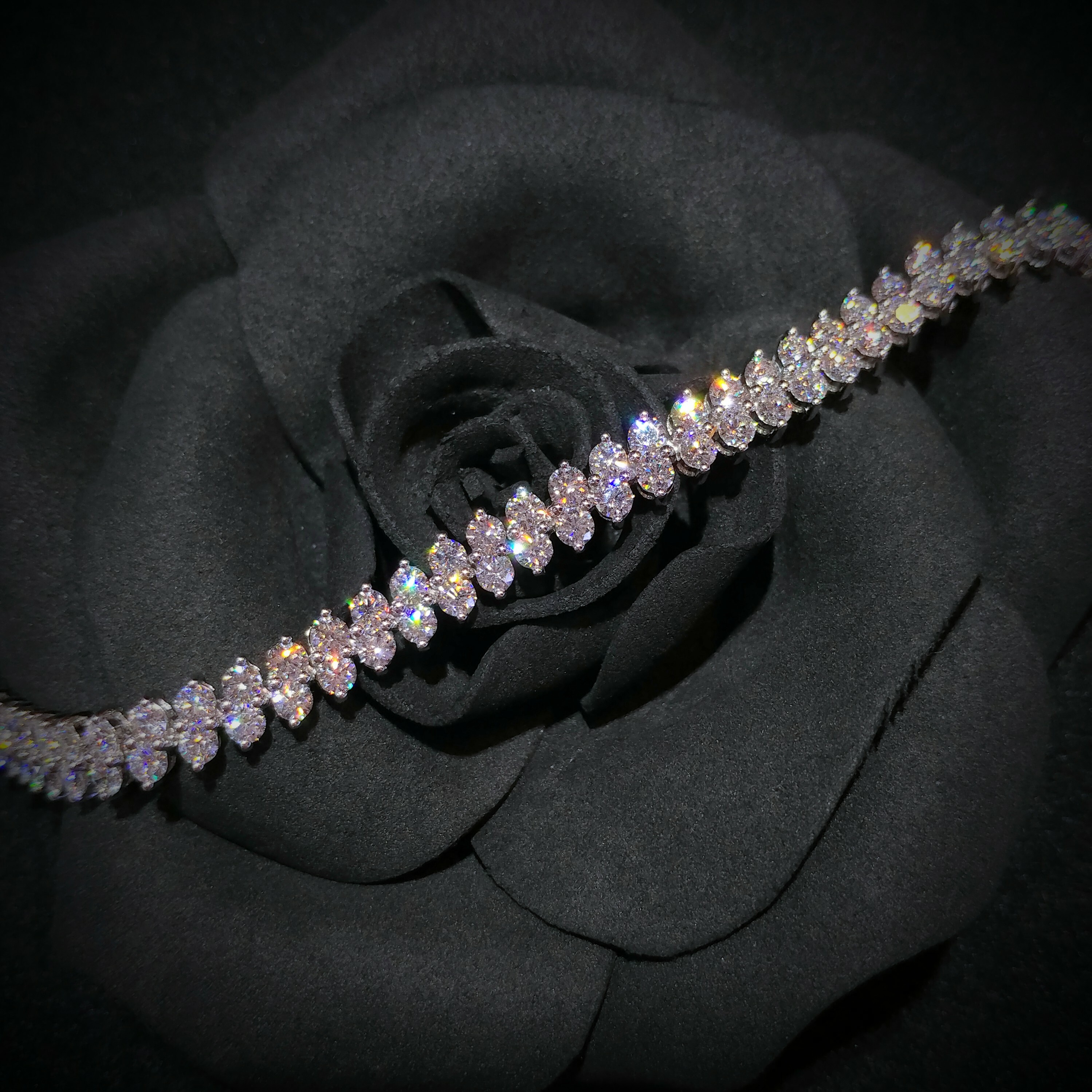 全新18K白金8卡18份鑽石手鍊