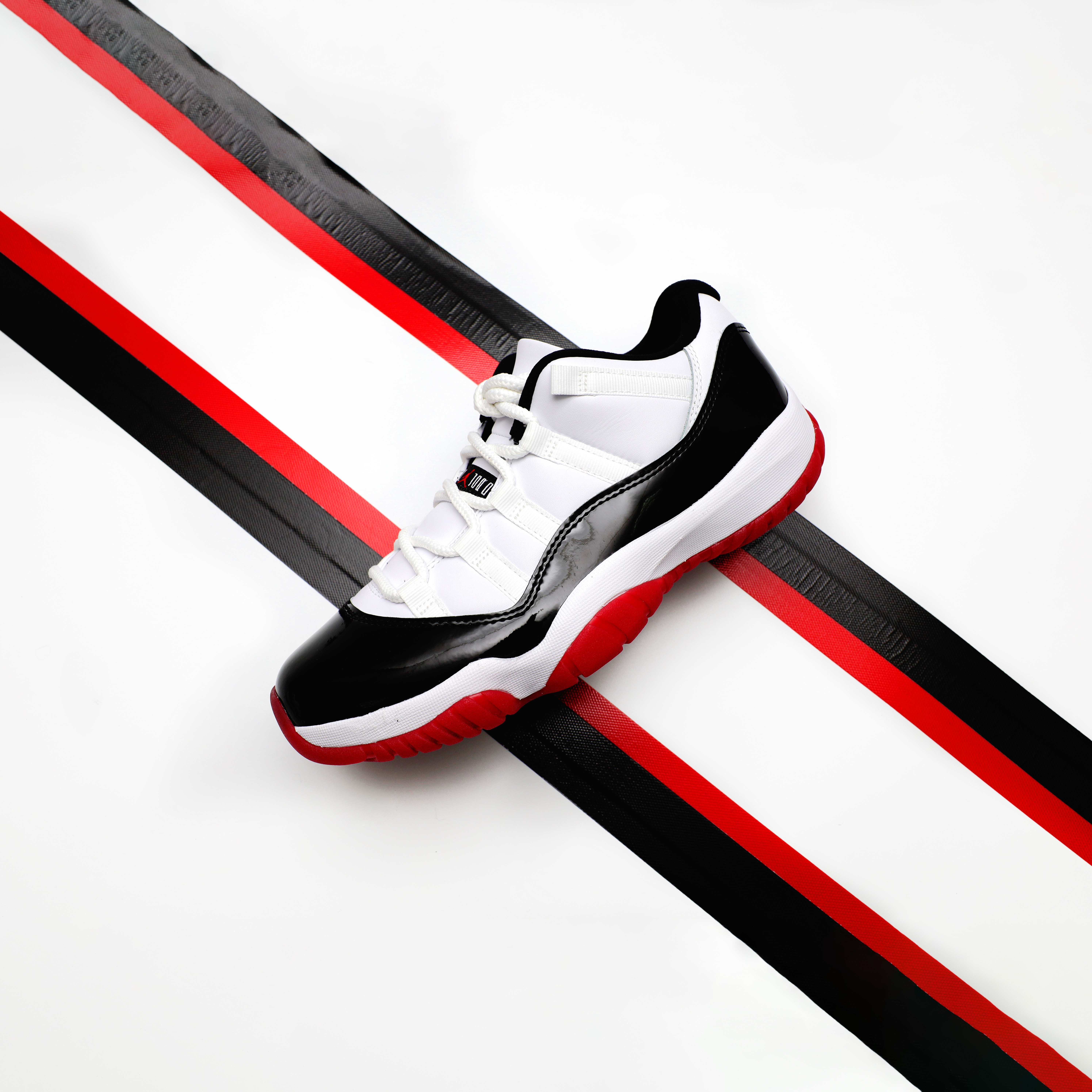 -(A3c)-AIR JORDAN 11 RETRO LOW "BULLS"-AV2187 160