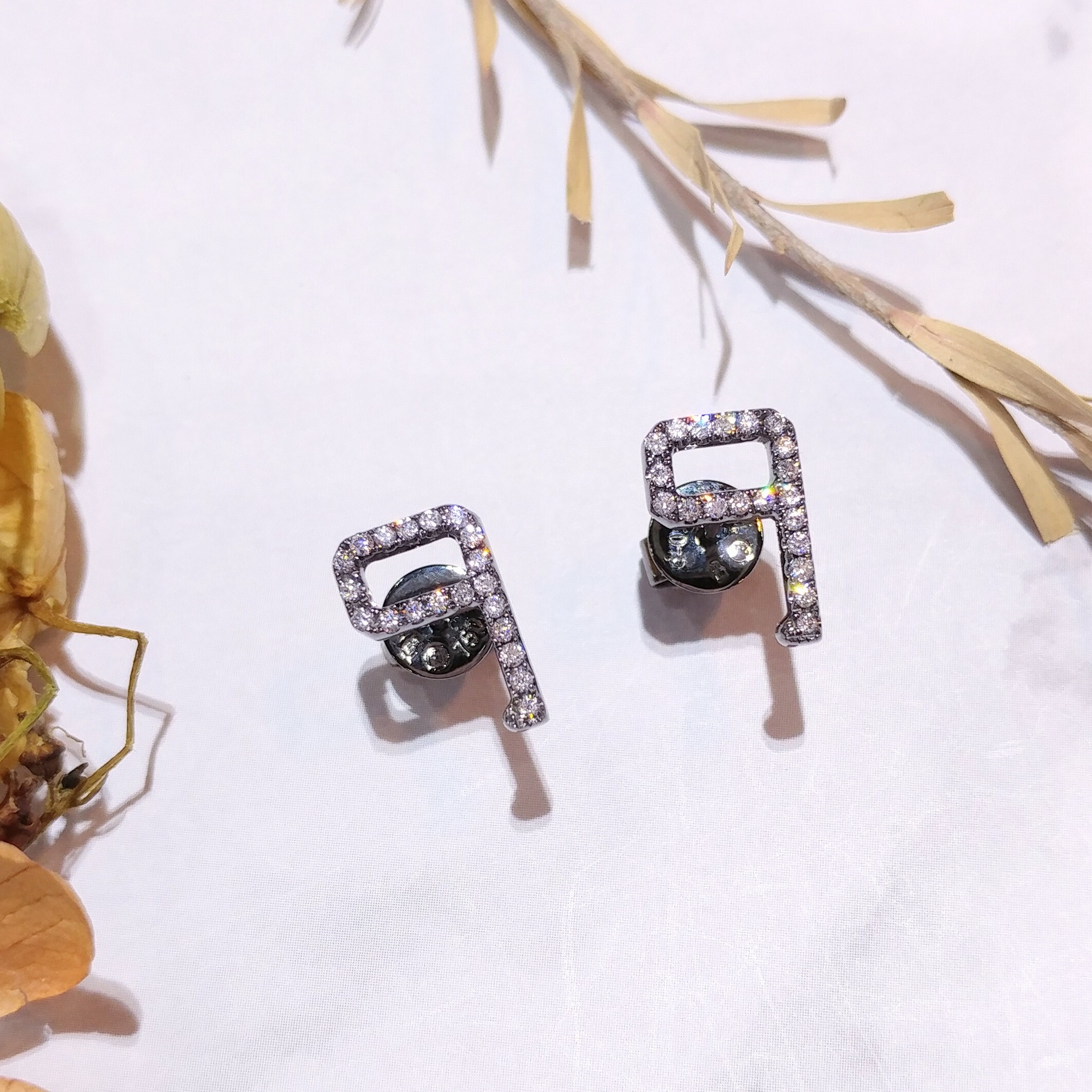 全新18K黑金20份鑽石耳環