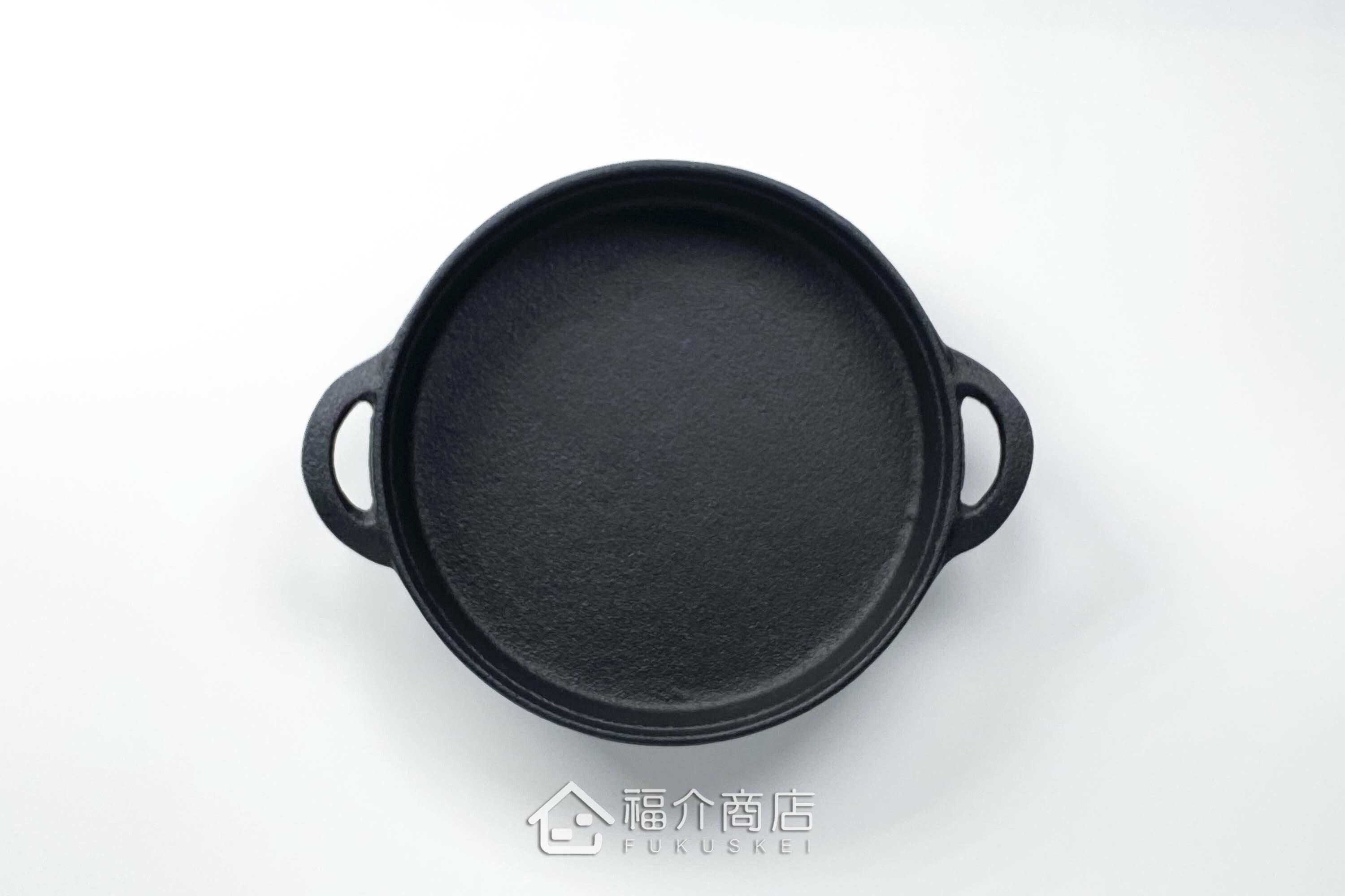 黑色鑄鐵製的壽喜鍋