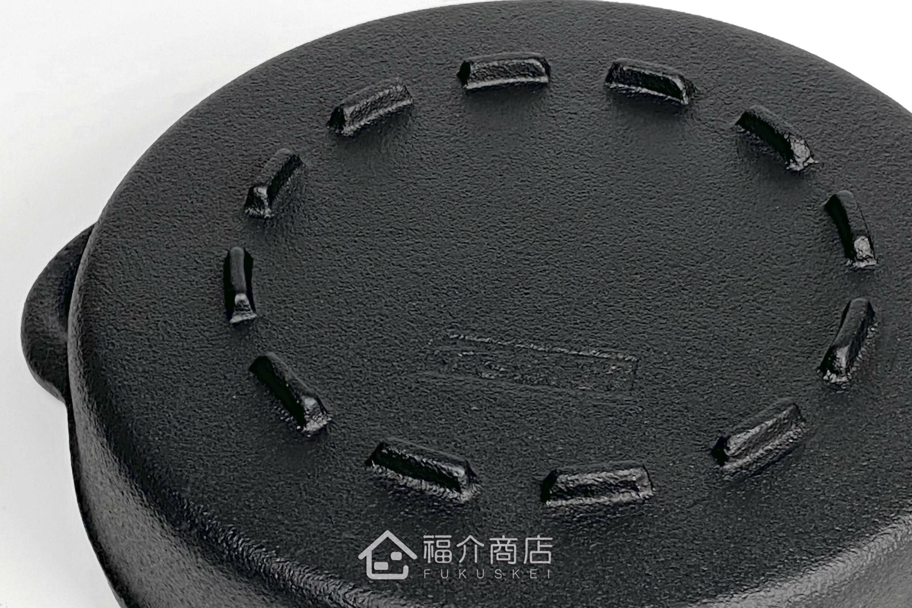 黑色鑄鐵製的壽喜鍋