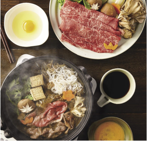 鑄鐵製的黑色壽喜燒鍋