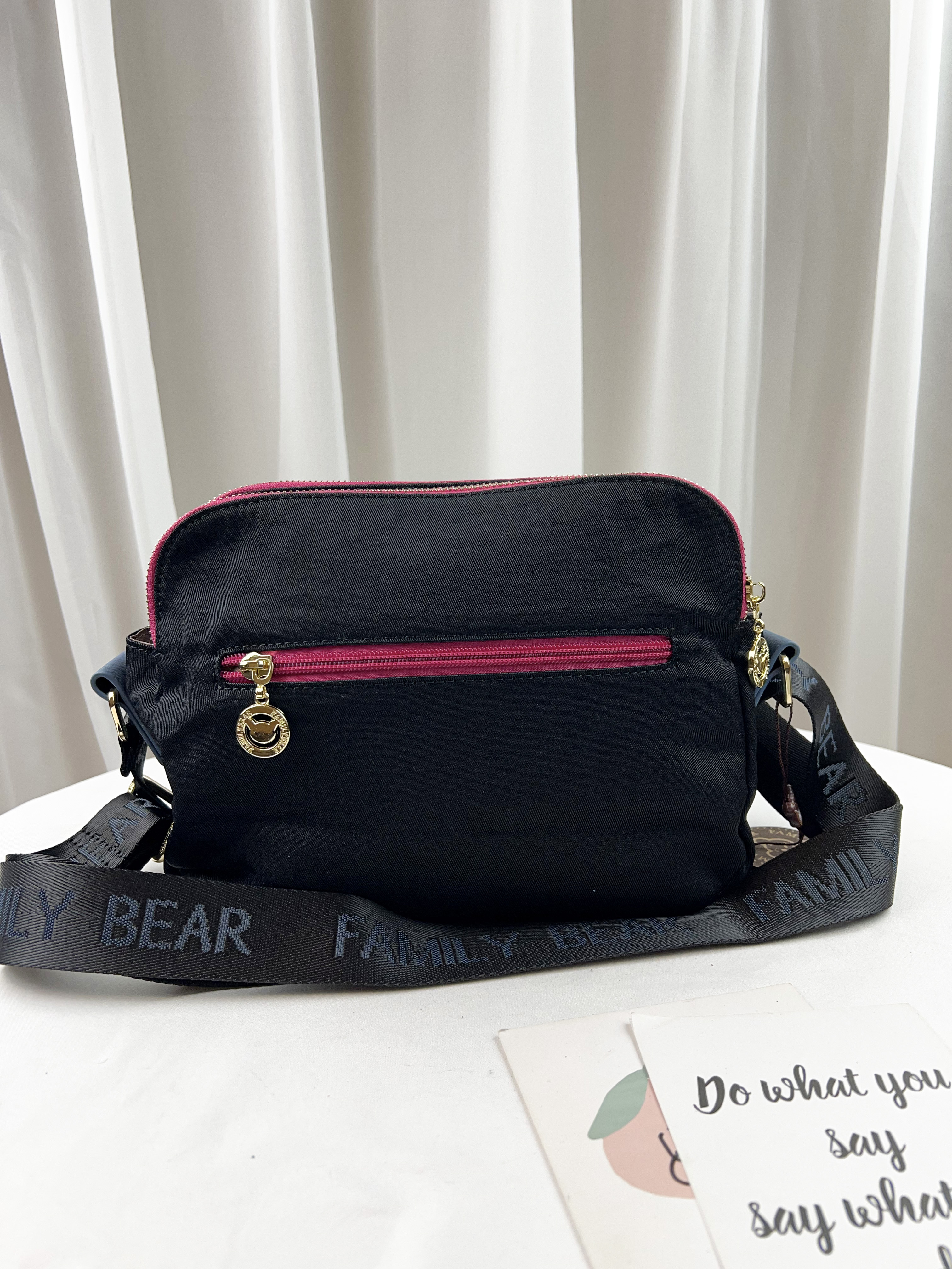 FamilyBear 黑桃蝴蝶花 防潑水側背包  #2789