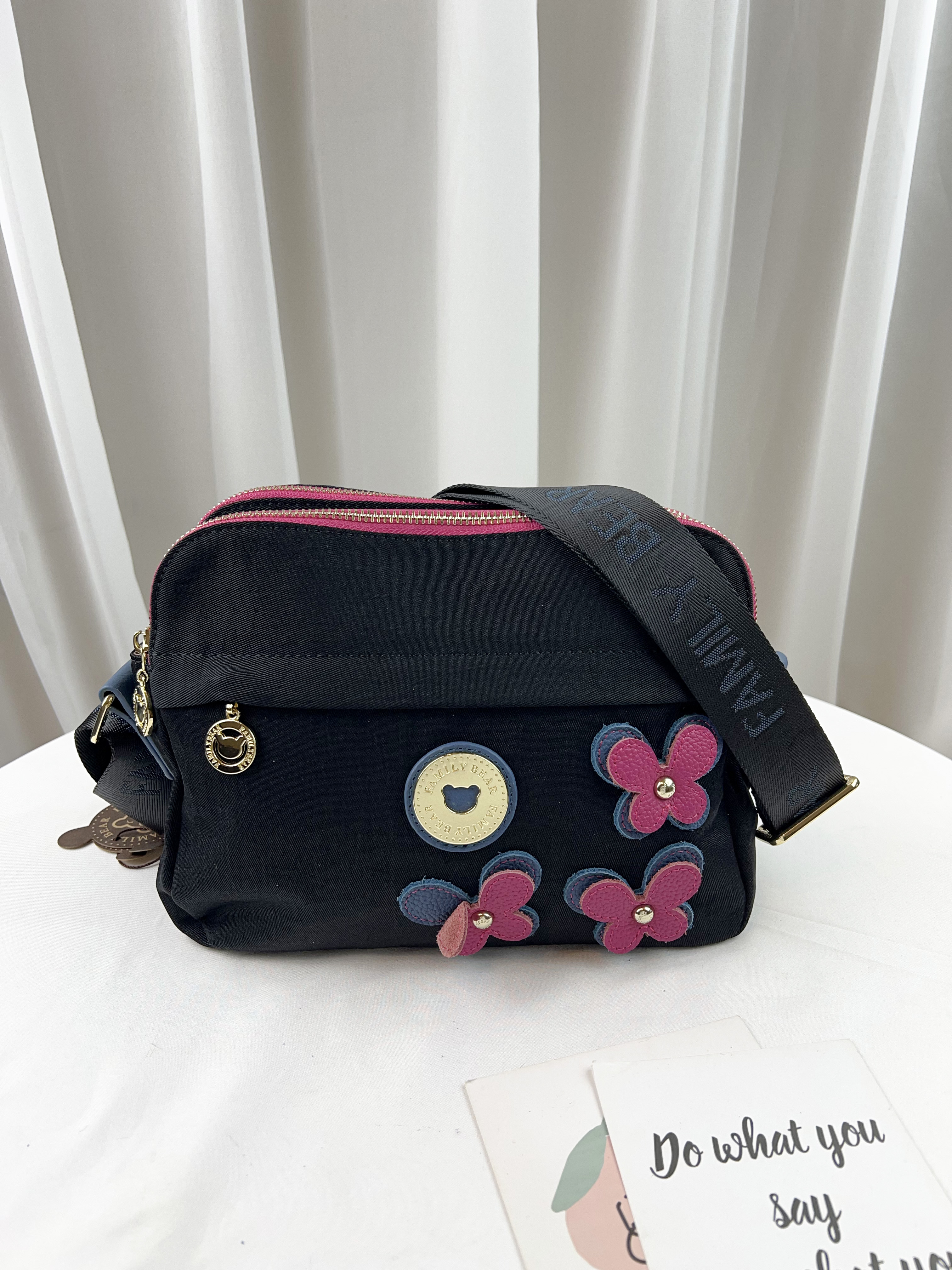 FamilyBear 黑桃蝴蝶花 防潑水側背包  #2789