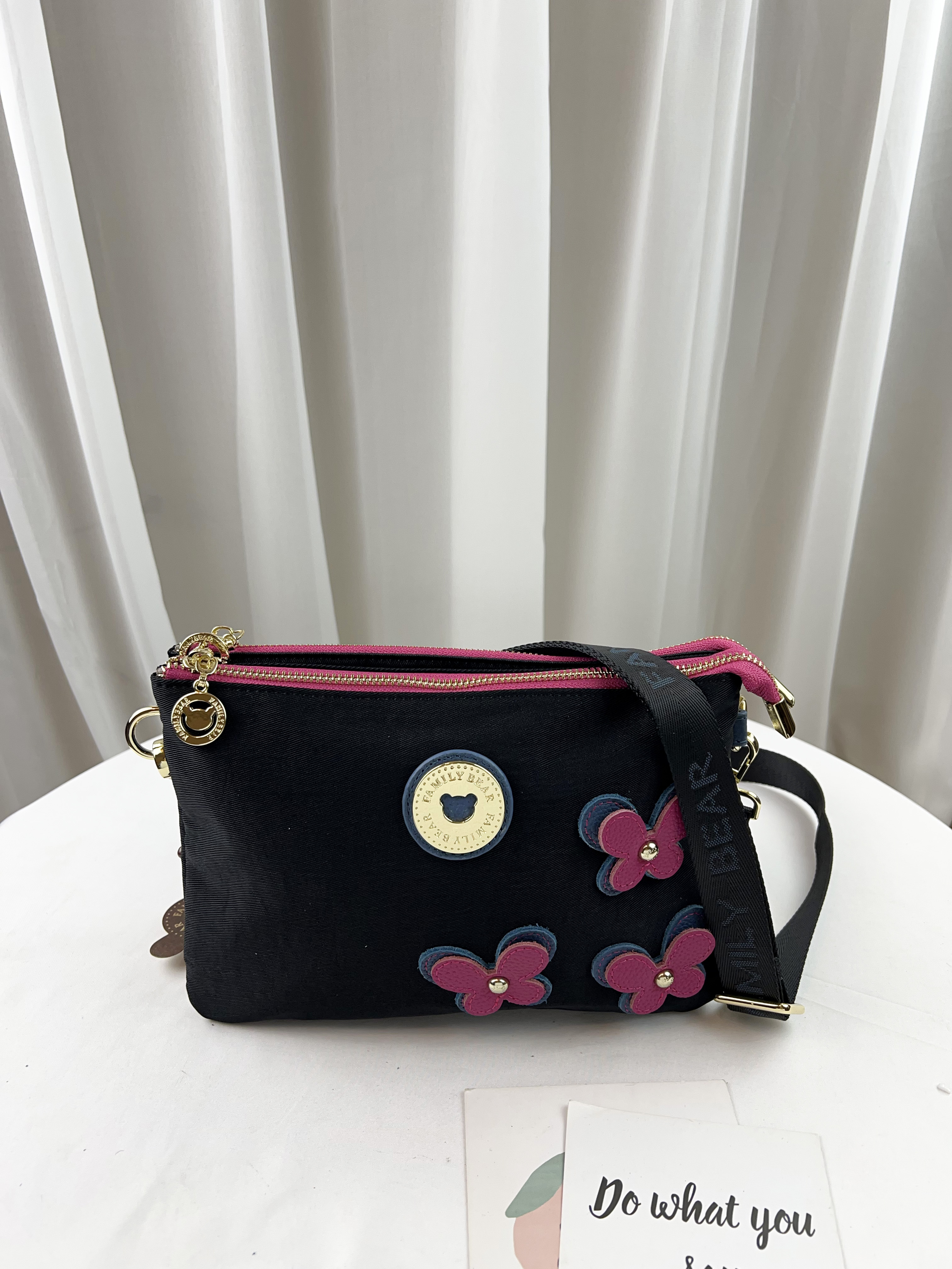 FamilyBear 黑桃蝴蝶花 防潑水側背包 #2782