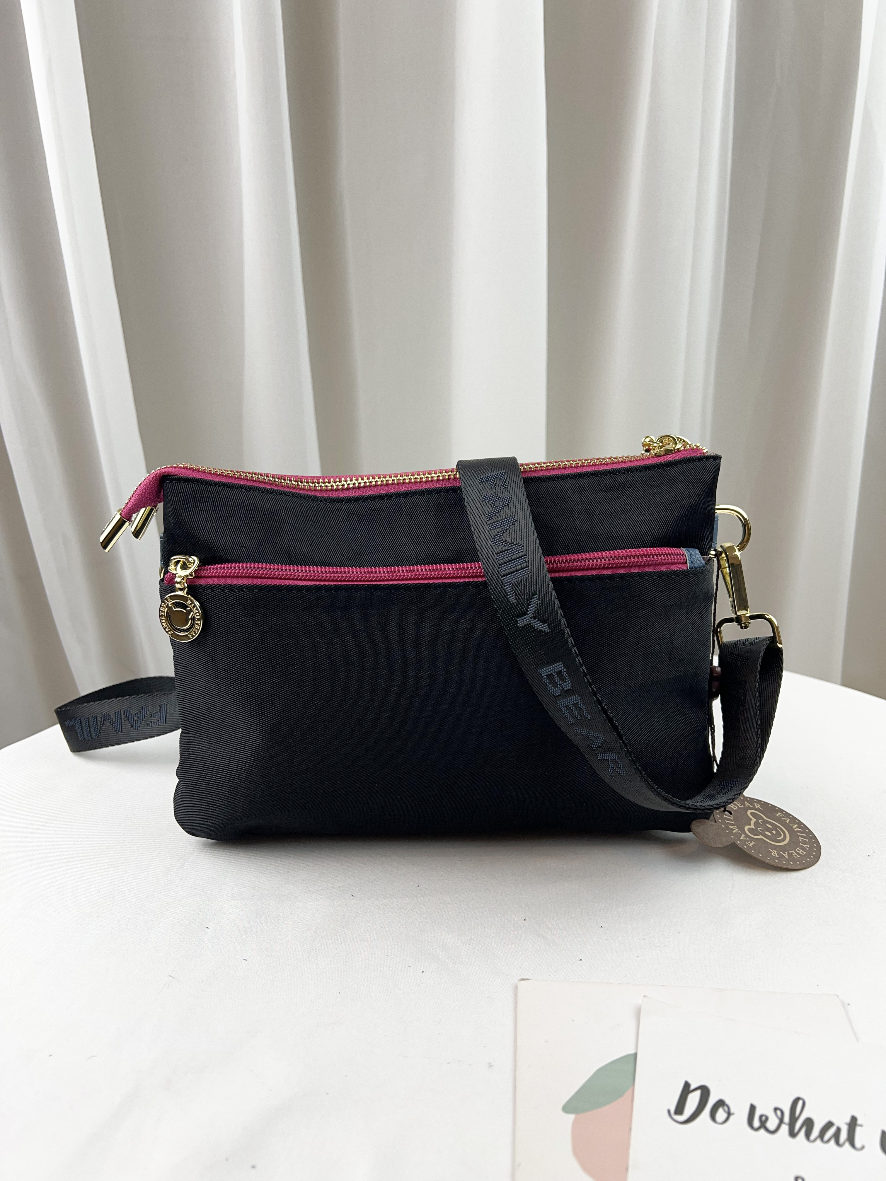 FamilyBear 黑桃蝴蝶花 防潑水側背包 #2782