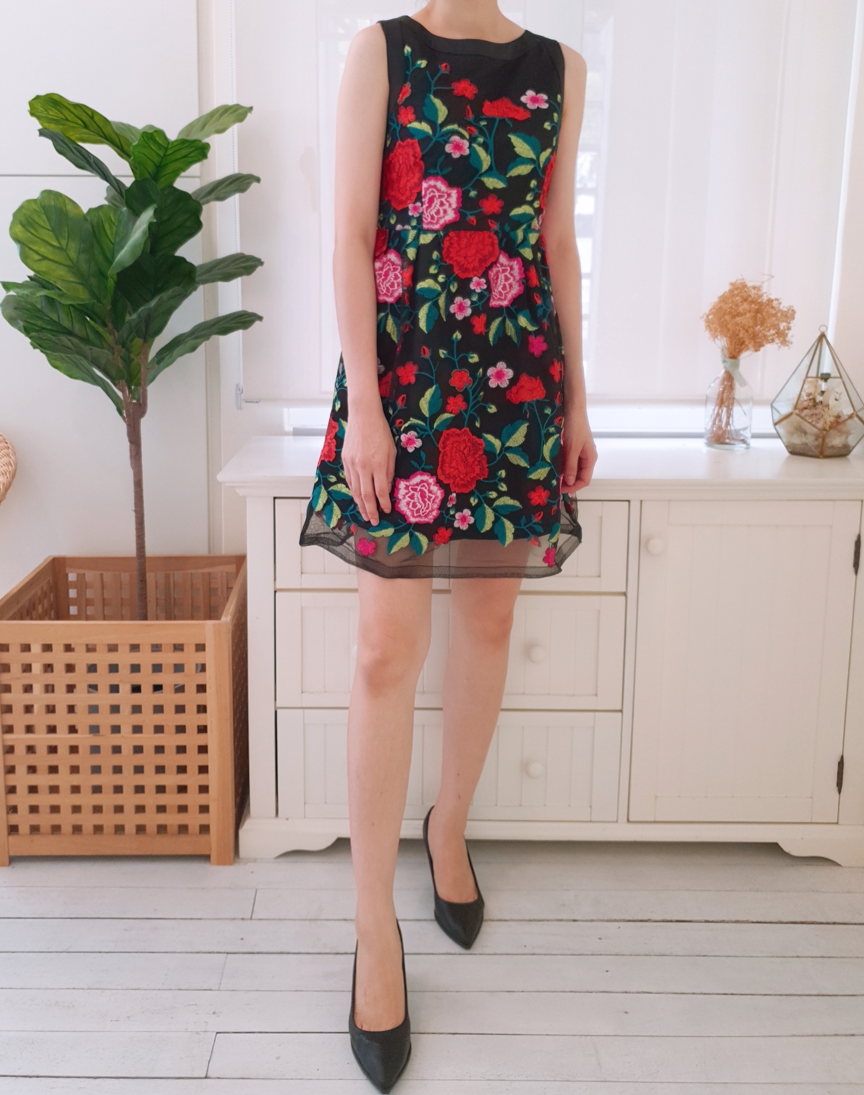 EMBROIDERY & ORGANZA CHEONGSAM DRESS