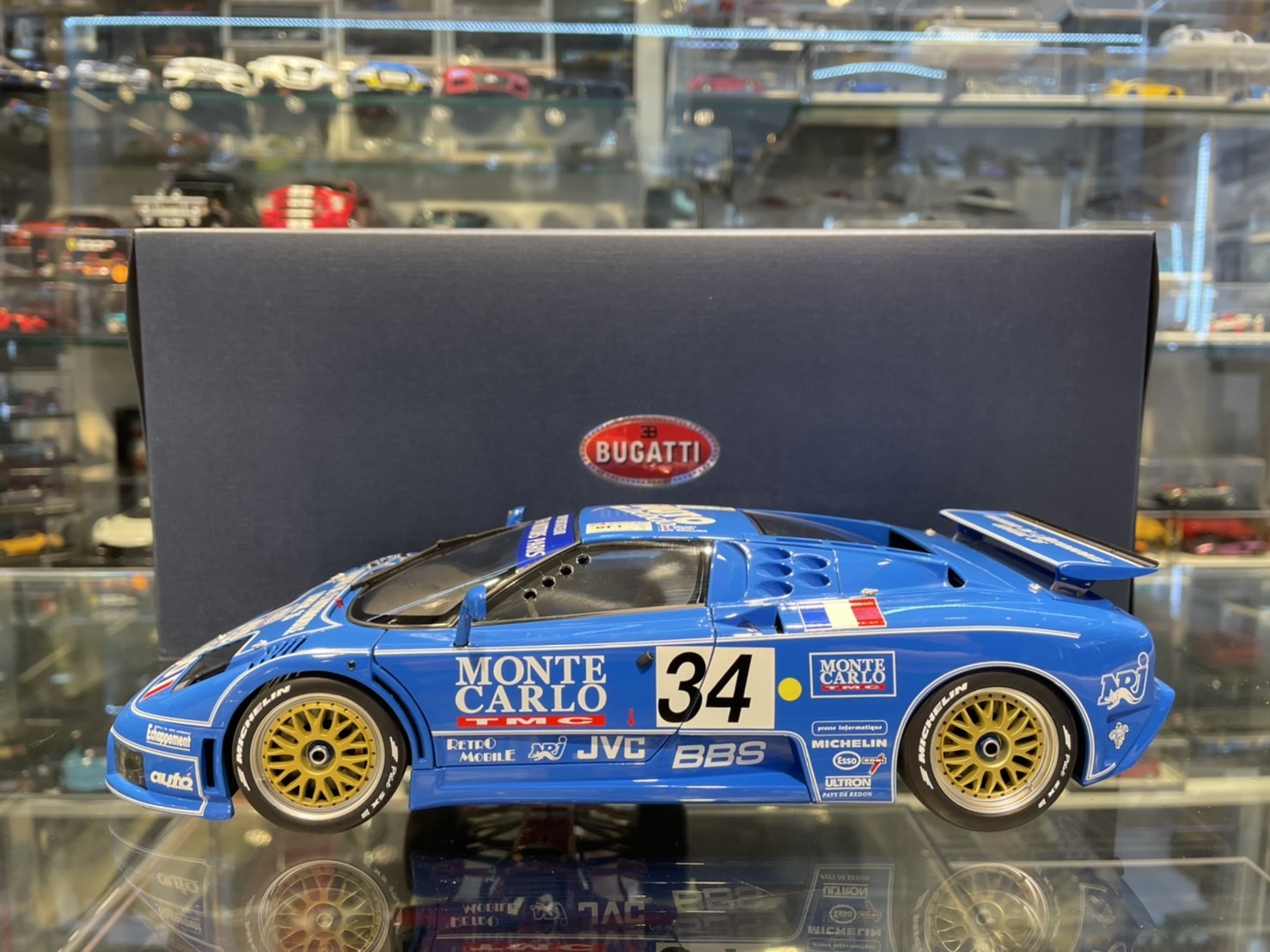 AutoArt 89417 Bugatti EB110 LM Le Mans 24h #34 1/18