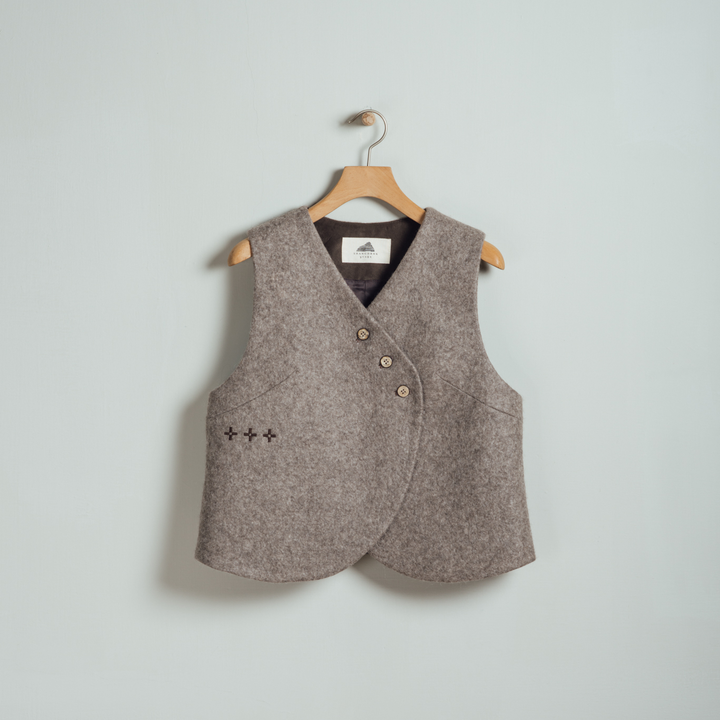 犛牛絨背心｜手工毛氈－灰色女版｜中國藏區