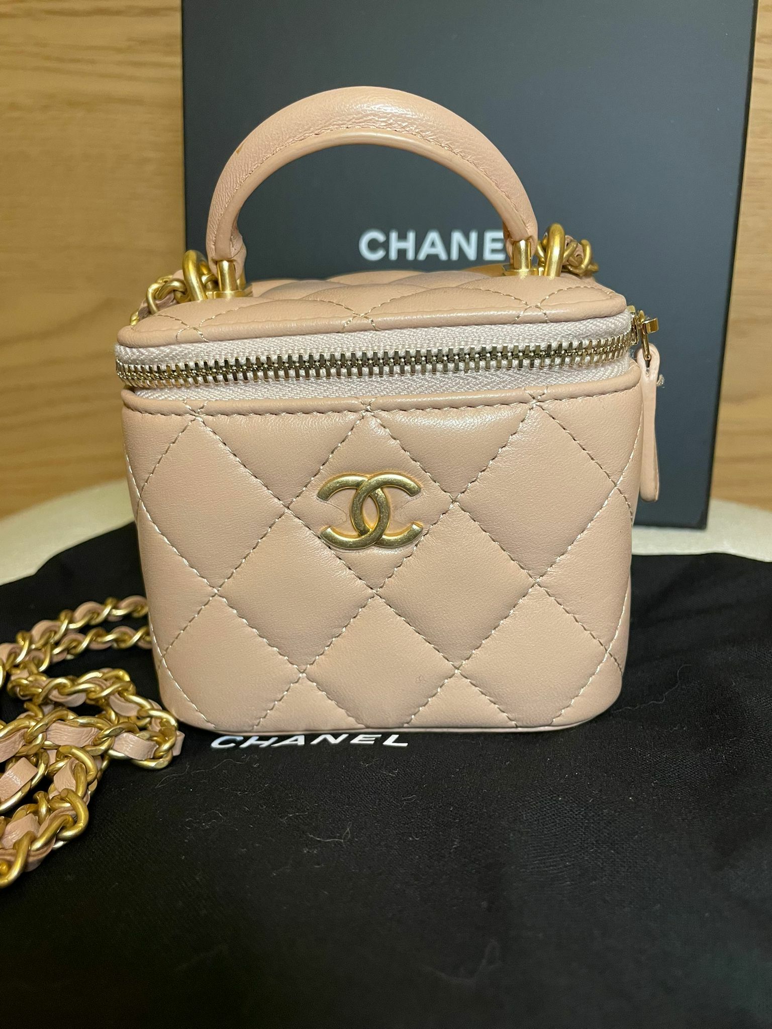 Chanel mini vanity case with handle - pink