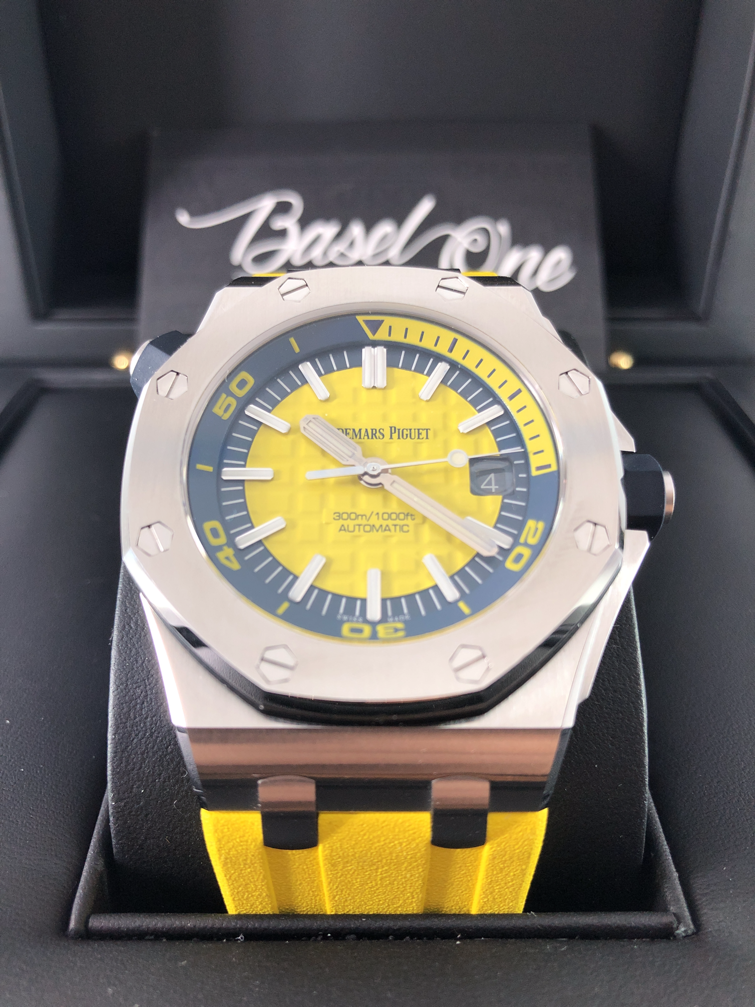 停產BRAND NEW 15710ST AUDEMARS ROYAL OAK OFFSHORE YELLOW DIAL STEEL 42MM RUBBER STRAP