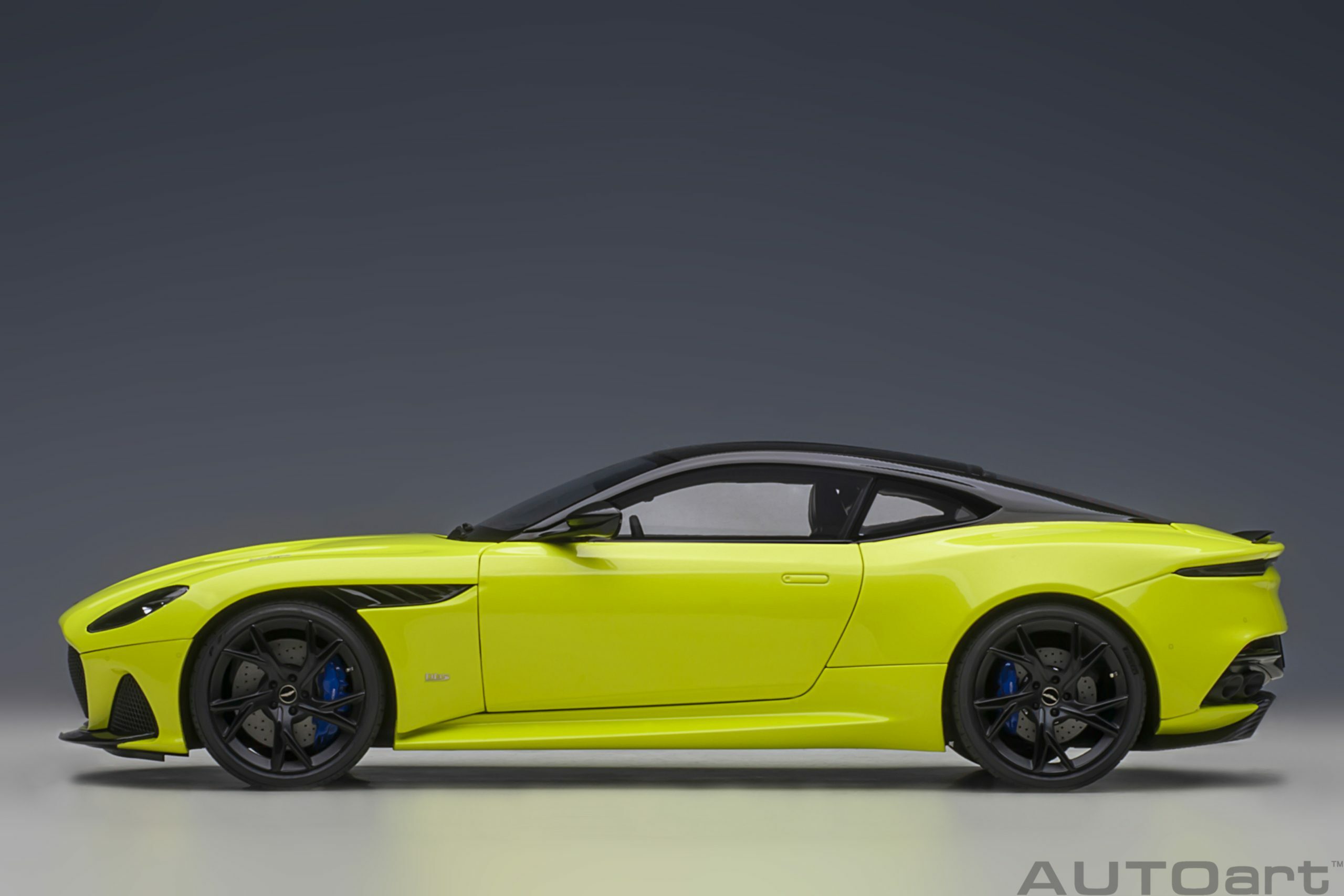 預訂: (訂金$300) (預訂價$1584) : 1/18 AUTOART Aston Martin DBS Superleggera (Lime Essence) (70295)