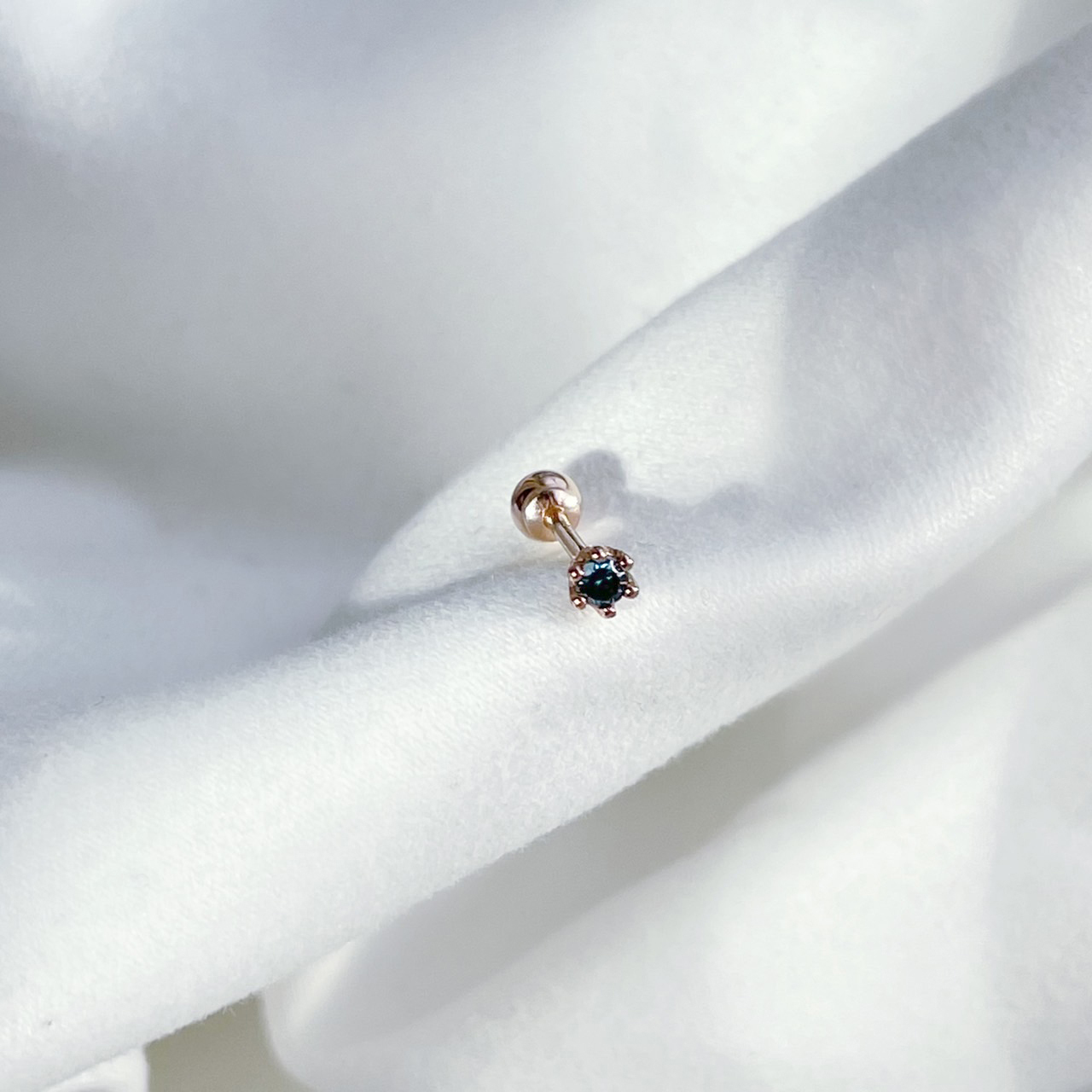 14K mini六爪藍鑽轉珠耳環