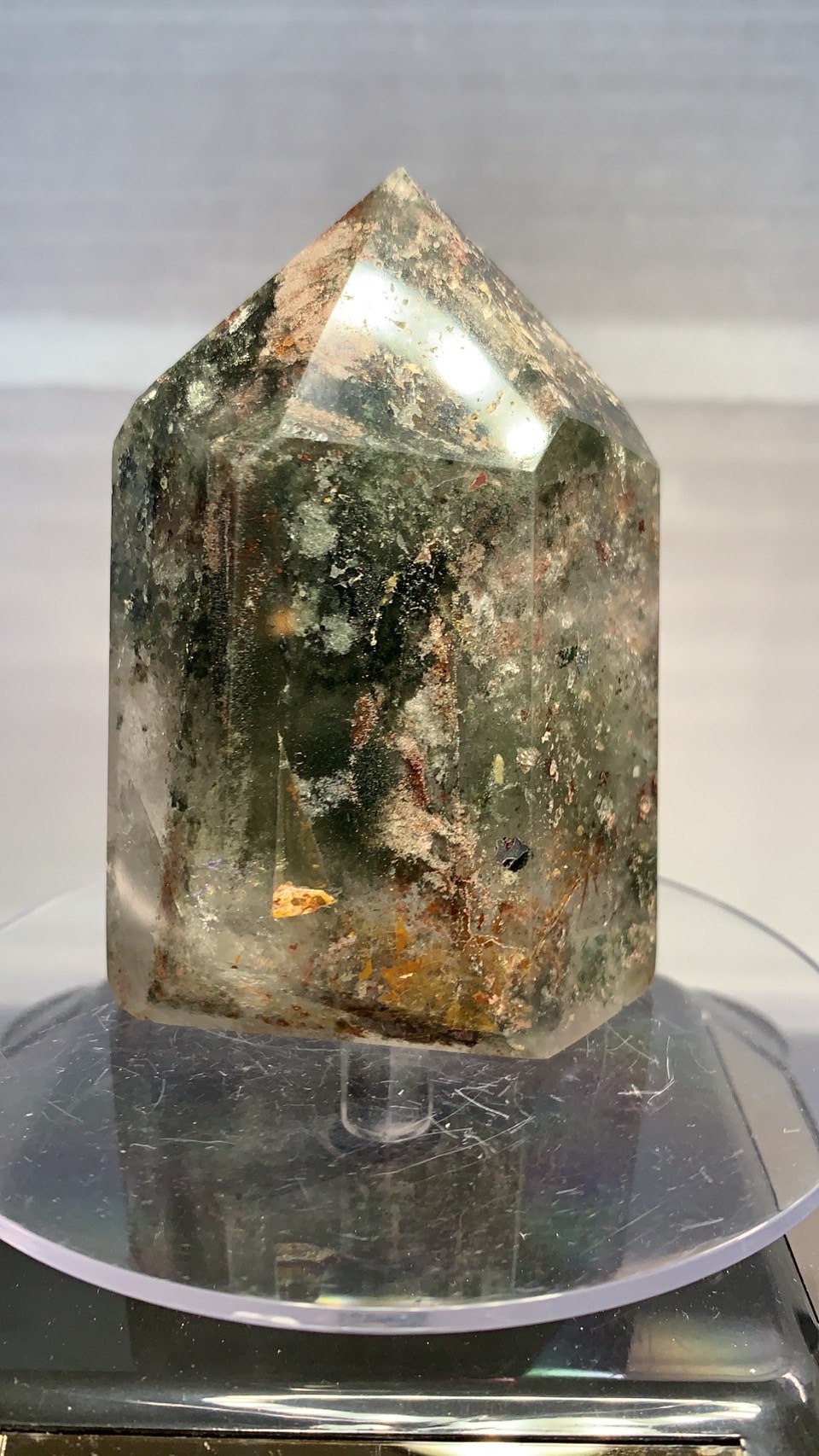 彩幽水晶柱／事業大推手／ 山林層巒繁花盛開