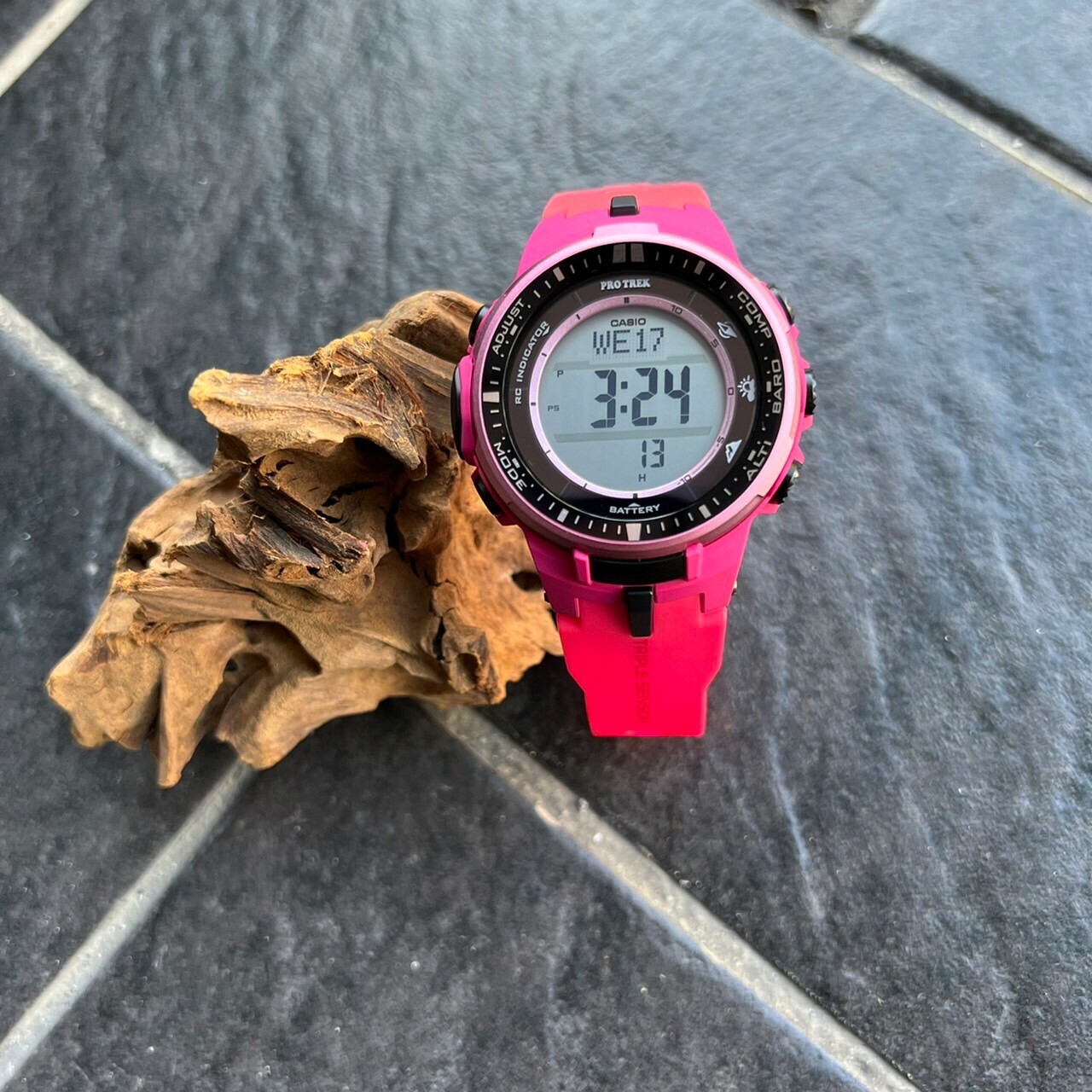 【CASIO 卡西歐】PRO TREX 太陽能登山錶 PRW-3000-4B 47mm 現代鐘錶