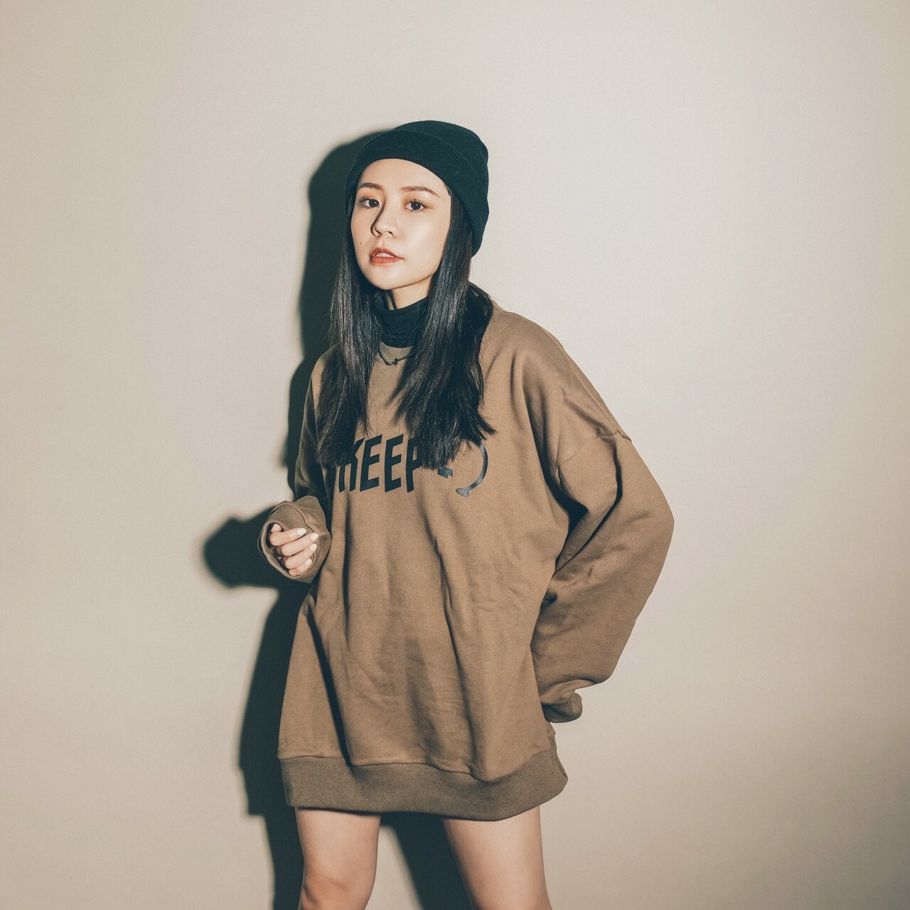 **特價商品售出不退換**#KEEP OVERSIZE CREW 奶茶 灰綠 摩卡 大象灰 重磅 寬版 落肩 閃電微笑 衛衣 大學T【KS98】