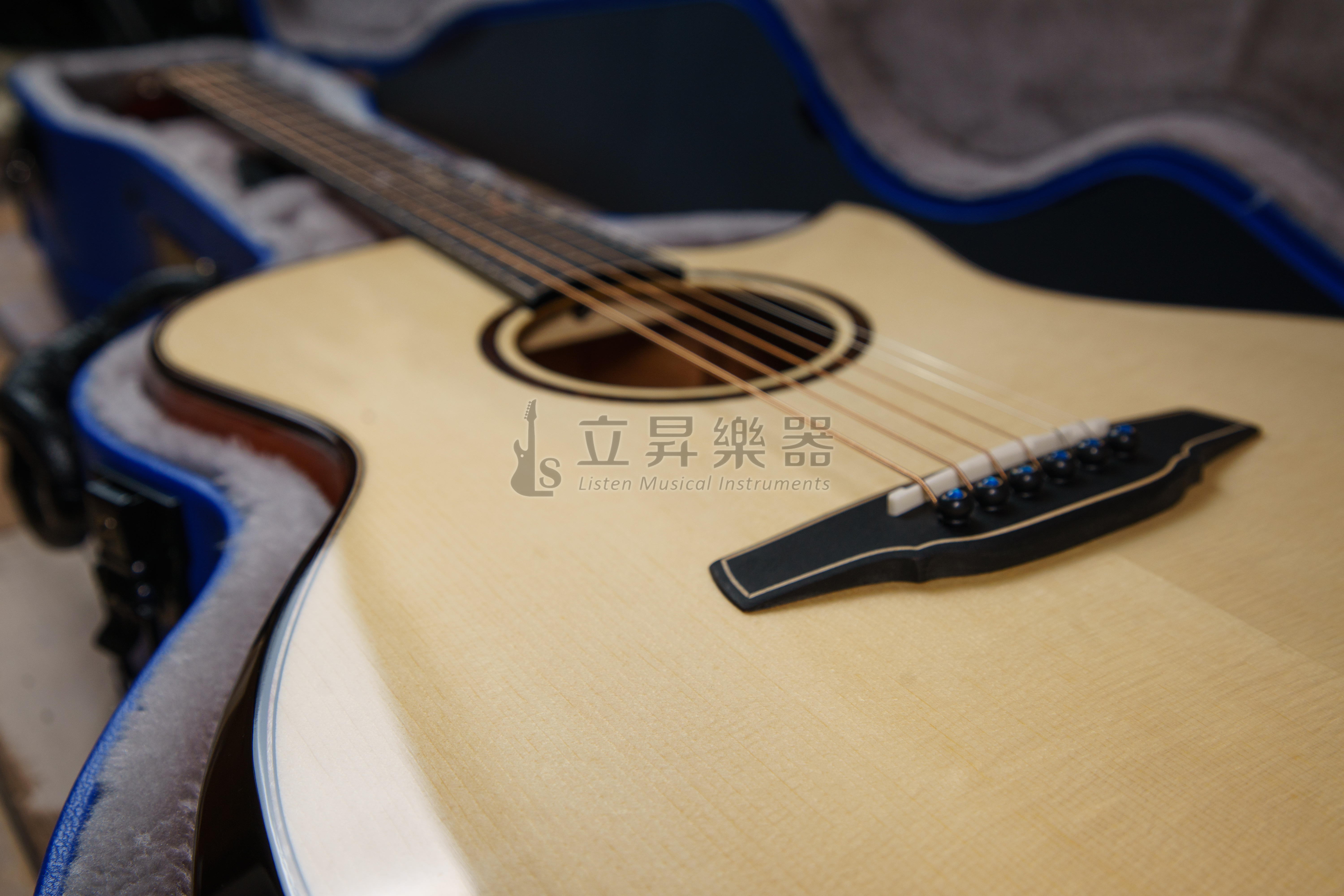 NAGA NAGA S-60GAC 光系列 Sungha Jung 鄭晟河代言 A+英格曼雲杉面板 剛果桃花心木側背板 全單 40吋 GA桶身尖缺角 附原廠硬CASE S 60GAC 第 4 張圖片｜三峽吉他 / Bass