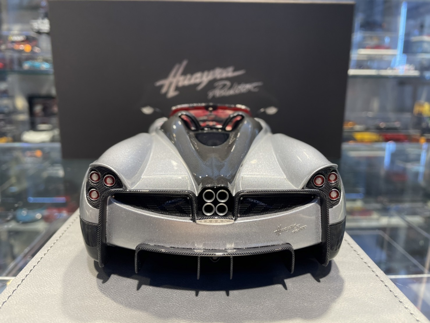 Miniature BBR Pagani Huayra R – Gris Métal, échelle 1/18, Précommande (neuf)