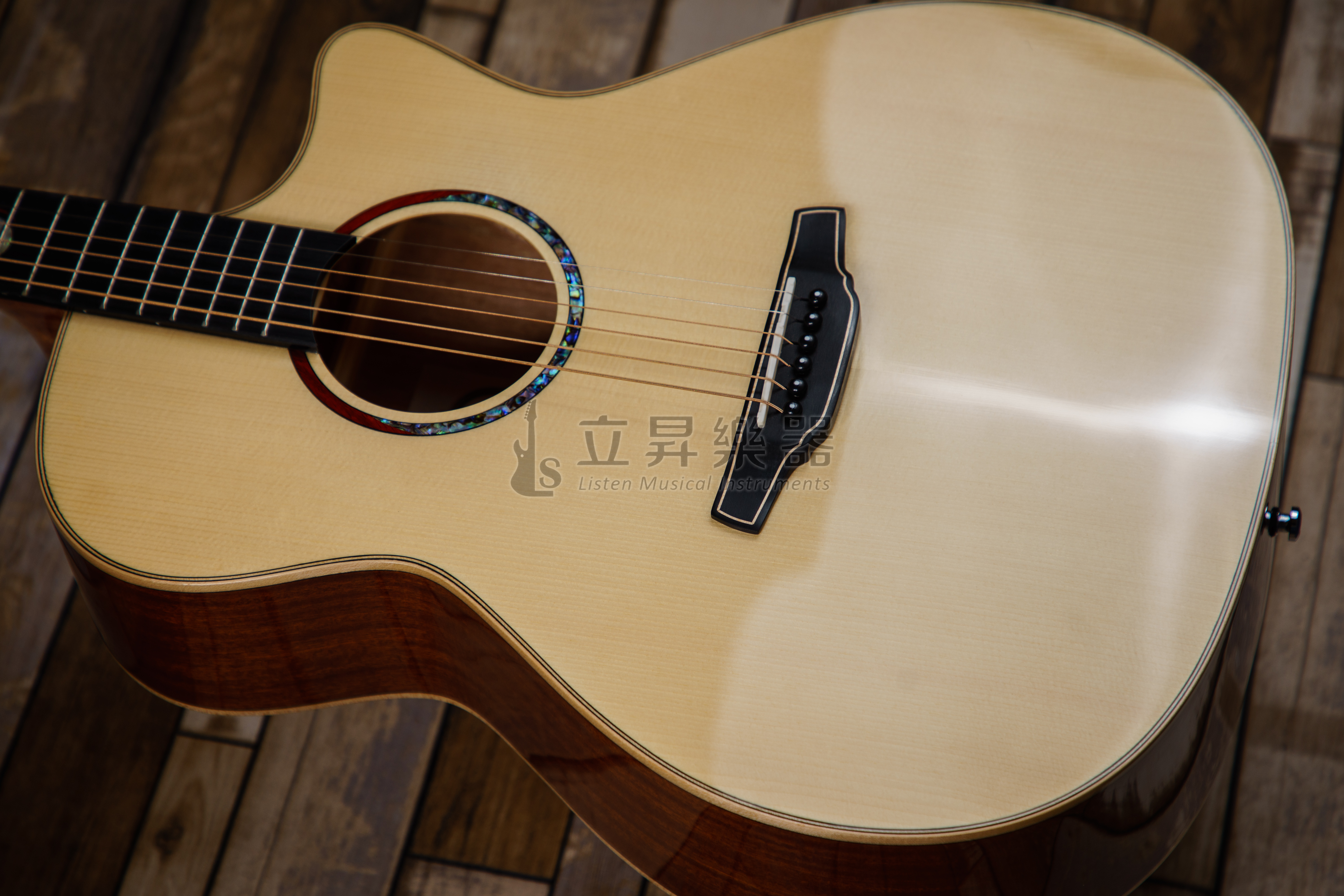 NAGA NAGA S-10GAC 光系列 Sungha Jung 鄭晟河代言 英格曼雲杉面板 沙比利木側背 面單板 40吋 GA桶身 附原廠厚琴袋 第 3 張圖片｜三峽吉他 / Bass