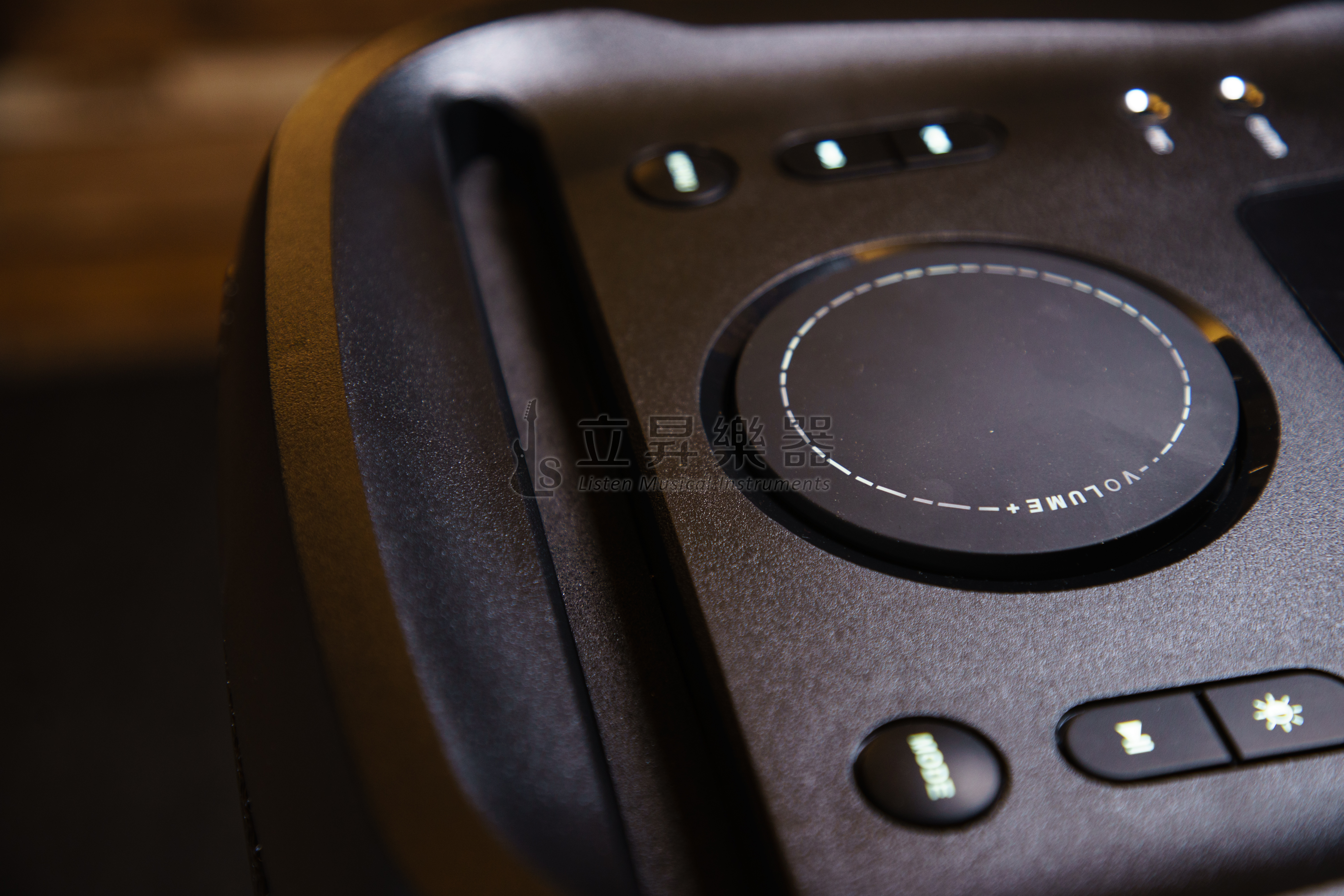 Stander GBL-688 可充電式藍牙喇叭 80瓦 附兩支無線麥克風 藍牙5.0 KTV行動藍芽喇叭 內建無線麥克風 街頭 街舞 派對喇叭 戶外藍牙音箱 藍芽喇叭 便攜式 派對燈光藍牙喇叭 GBL 688 第 5 張圖片｜三峽麥克風